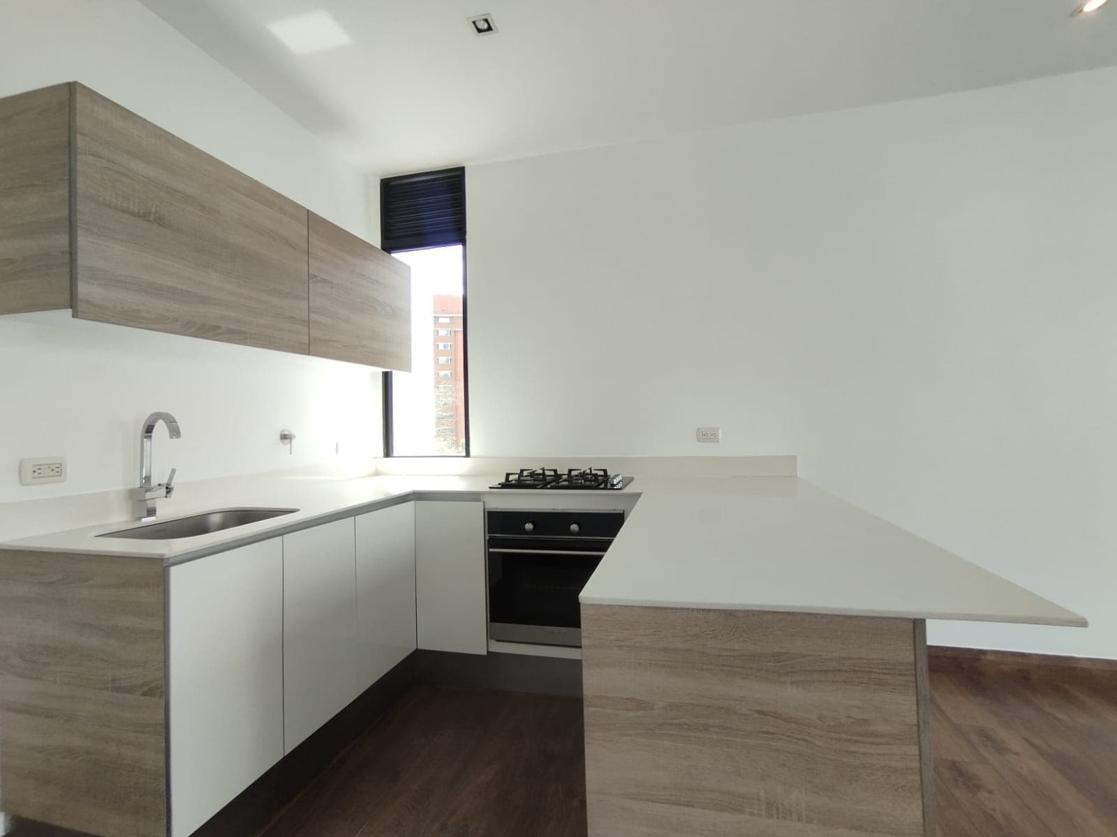 Apartamento en arriendo en San Lucas, El Poblado, Medellín — foto 1 de 20