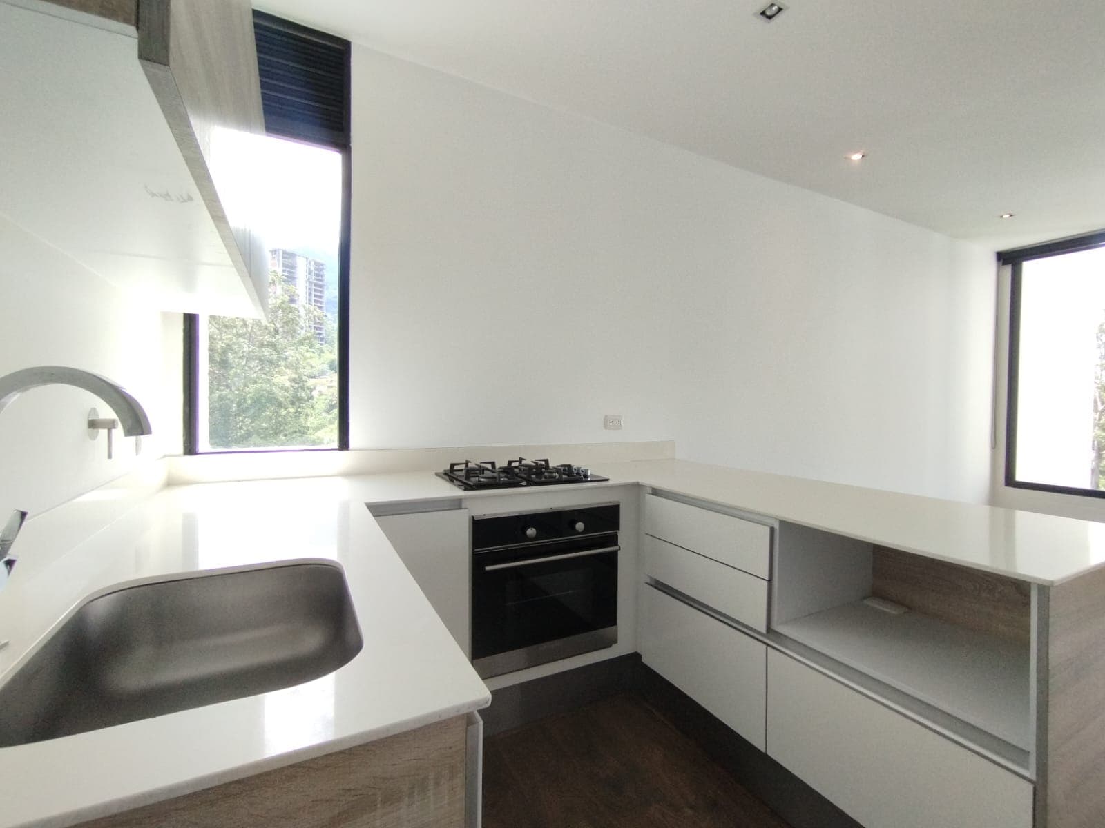 Apartamento en arriendo en San Lucas, El Poblado, Medellín — foto 4 de 20