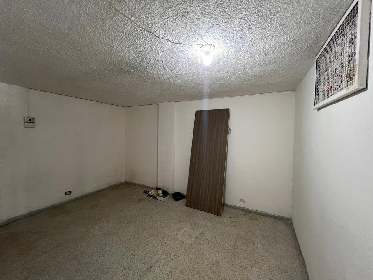 Local en arriendo en San Joaquín, Laureles, Medellín — foto 3 de 14