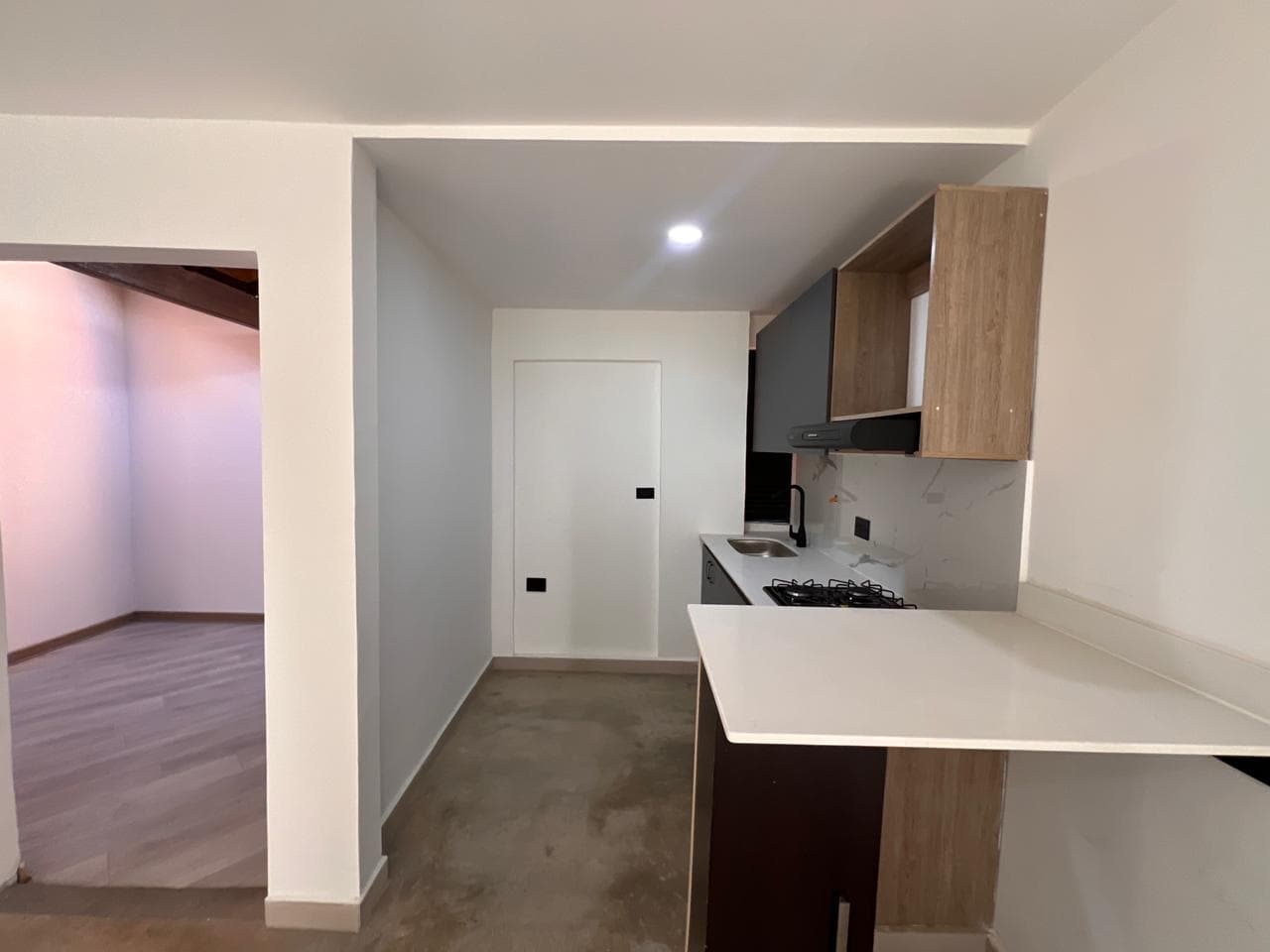 Apartaestudio en arriendo en Calasanz, La America, Medellín — foto 4 de 10