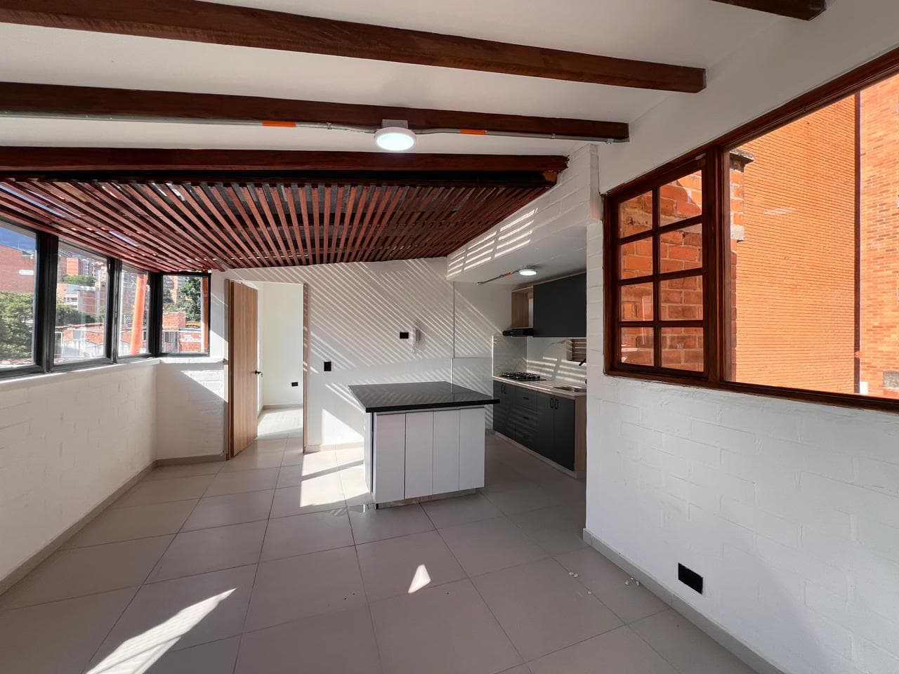 Apartaestudio en arriendo en Calasanz, La America, Medellín — foto 5 de 16
