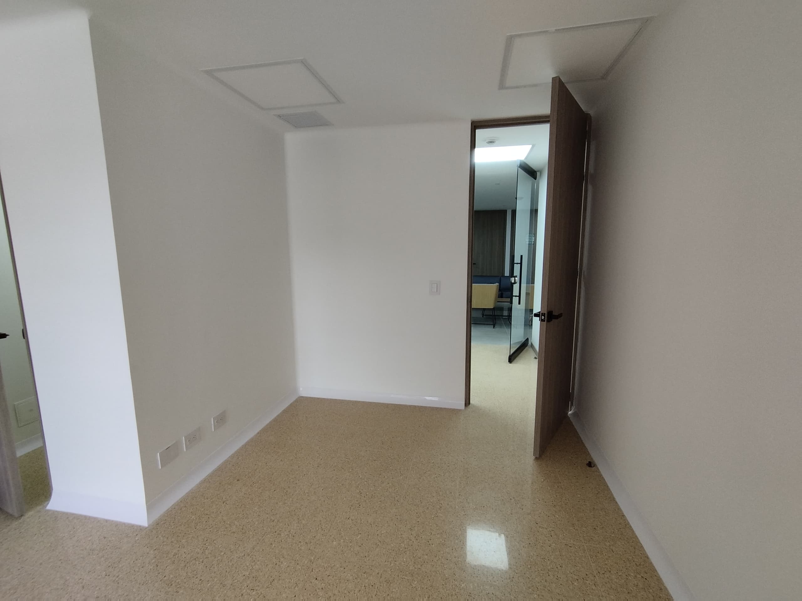 Consultorio en arriendo en San Diego, El Poblado, Medellín — foto 3 de 6