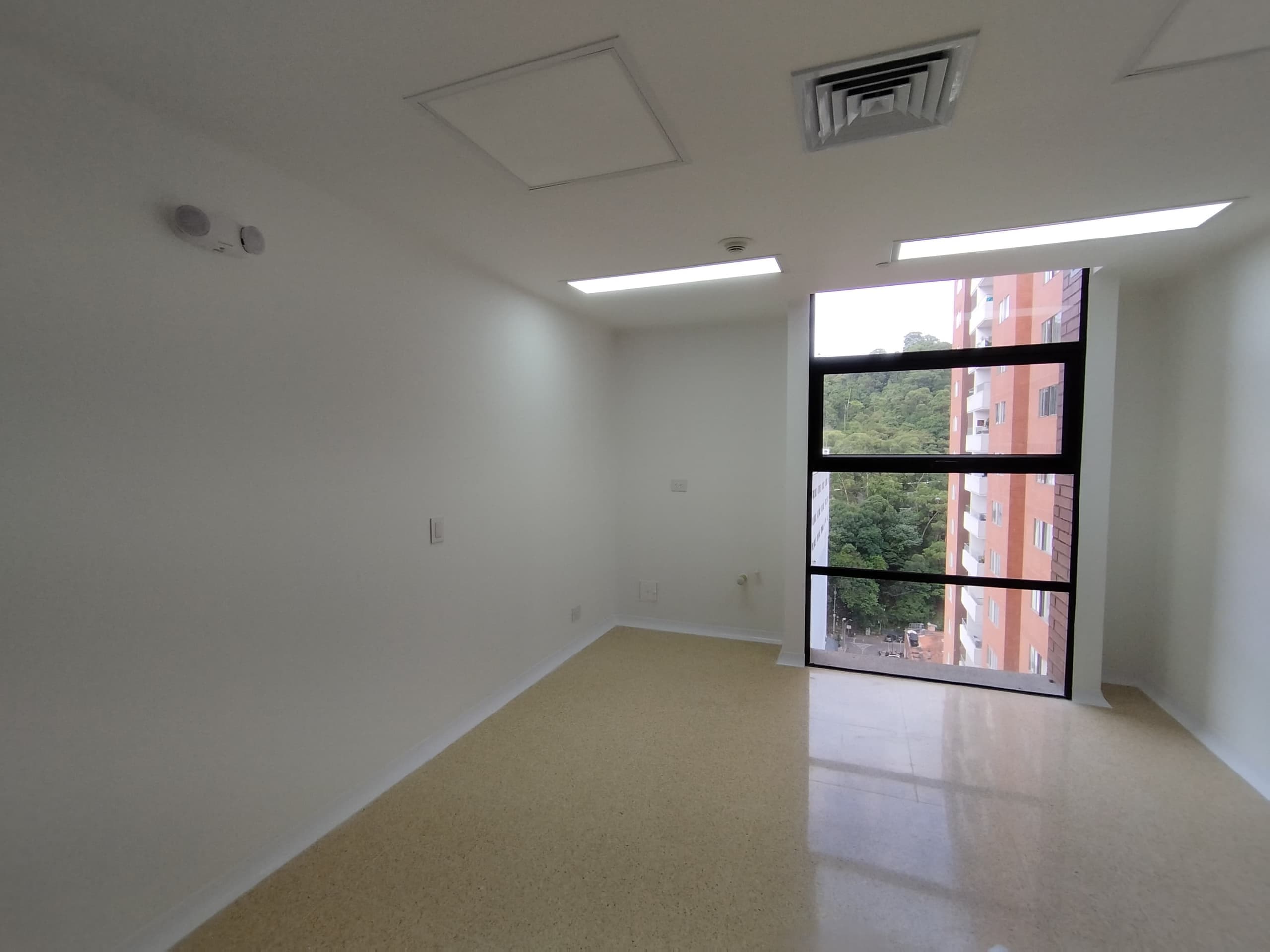 Consultorio en arriendo en San Diego, El Poblado, Medellín — foto 5 de 6