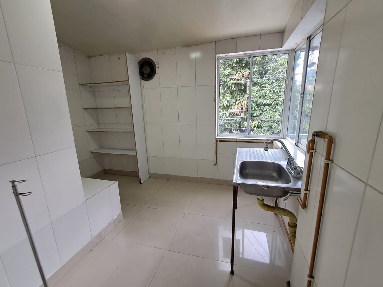 Local en arriendo en La Castellana, Laureles, Medellín — foto 5 de 20