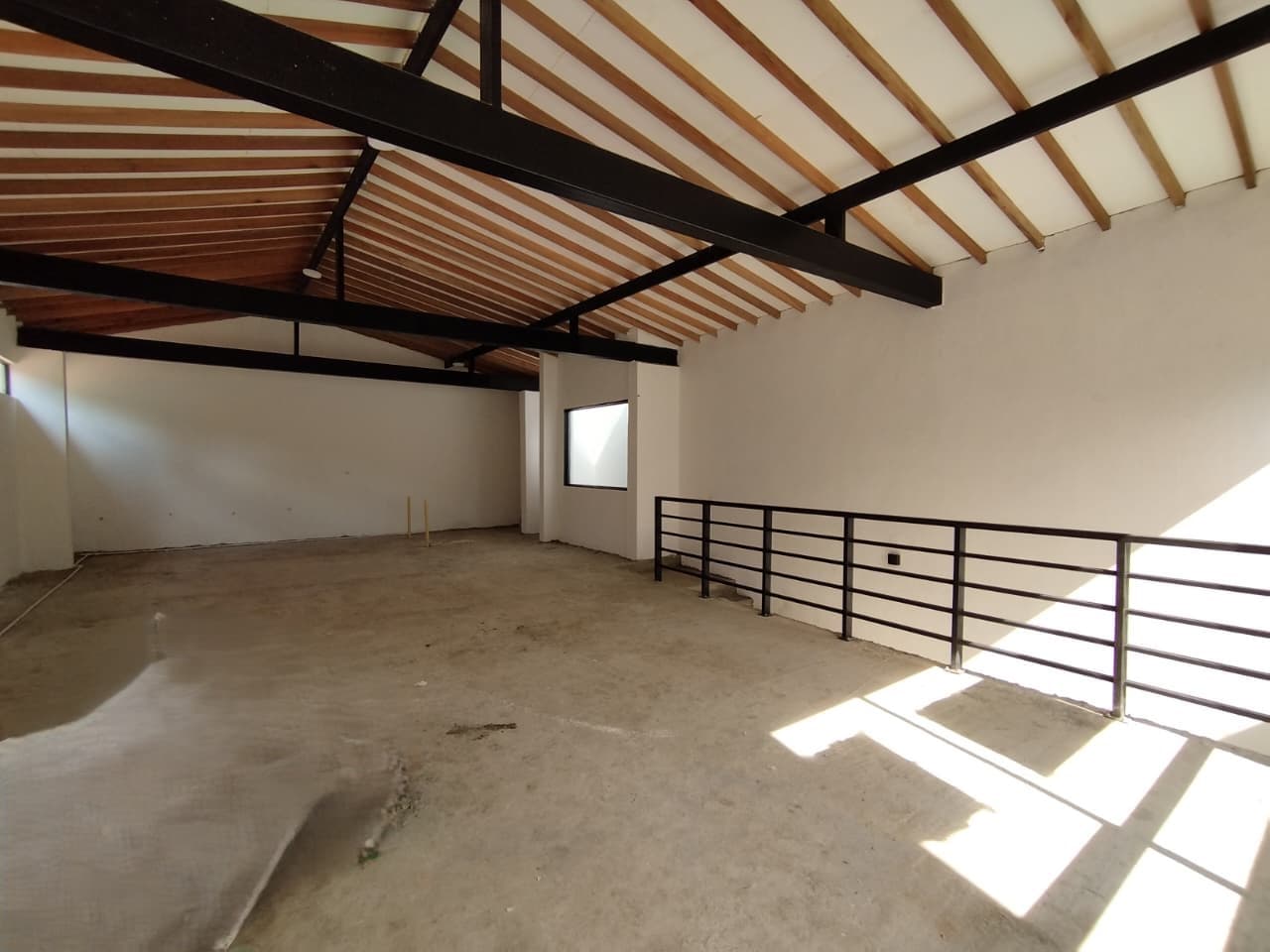 Local en arriendo en Patio Bonito, El Poblado, Medellín — foto 2 de 7