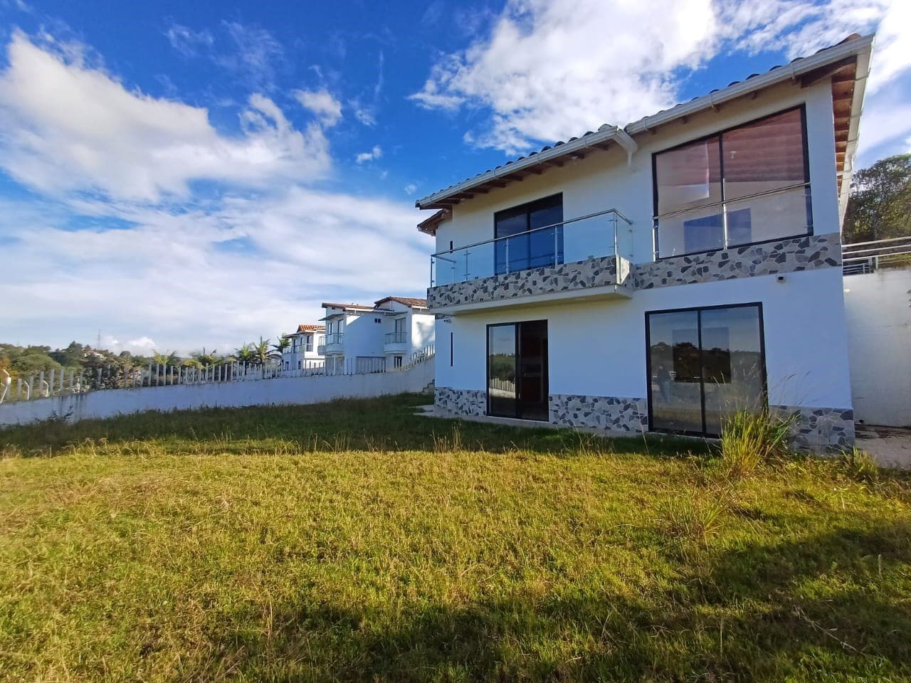 Casa Vivienda en arriendo en Marinilla — foto 1 de 20
