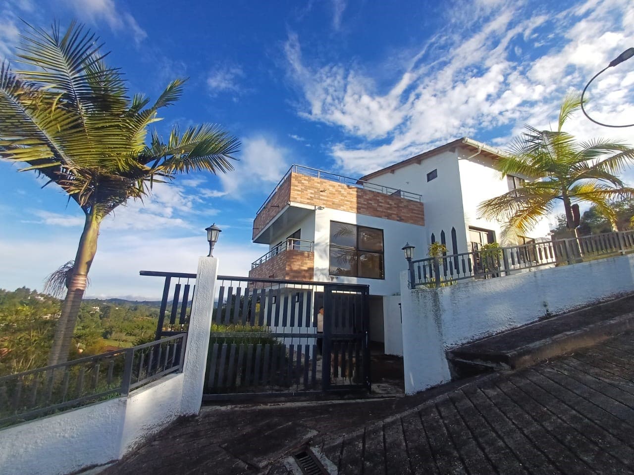 Casa Vivienda en arriendo en Marinilla — foto 1 de 20