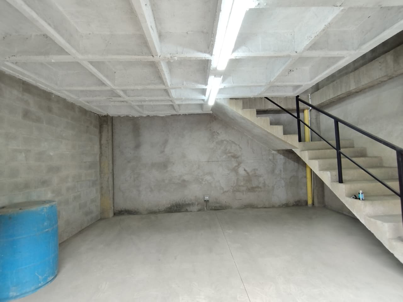 Bodega en arriendo en Caldas — foto 2 de 9