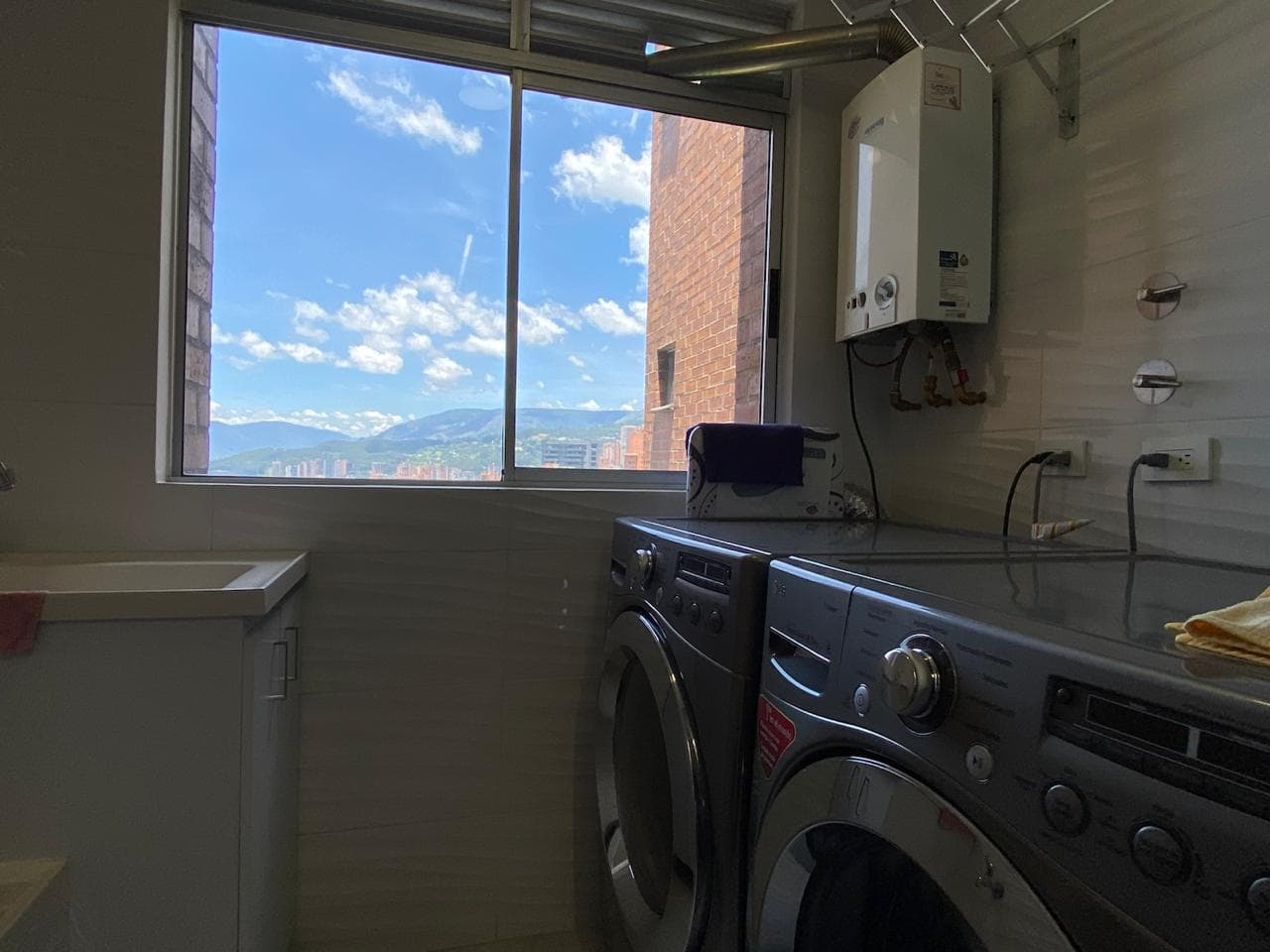 Apartamento en arriendo en Los Balsos, El Poblado, Medellín — foto 5 de 20