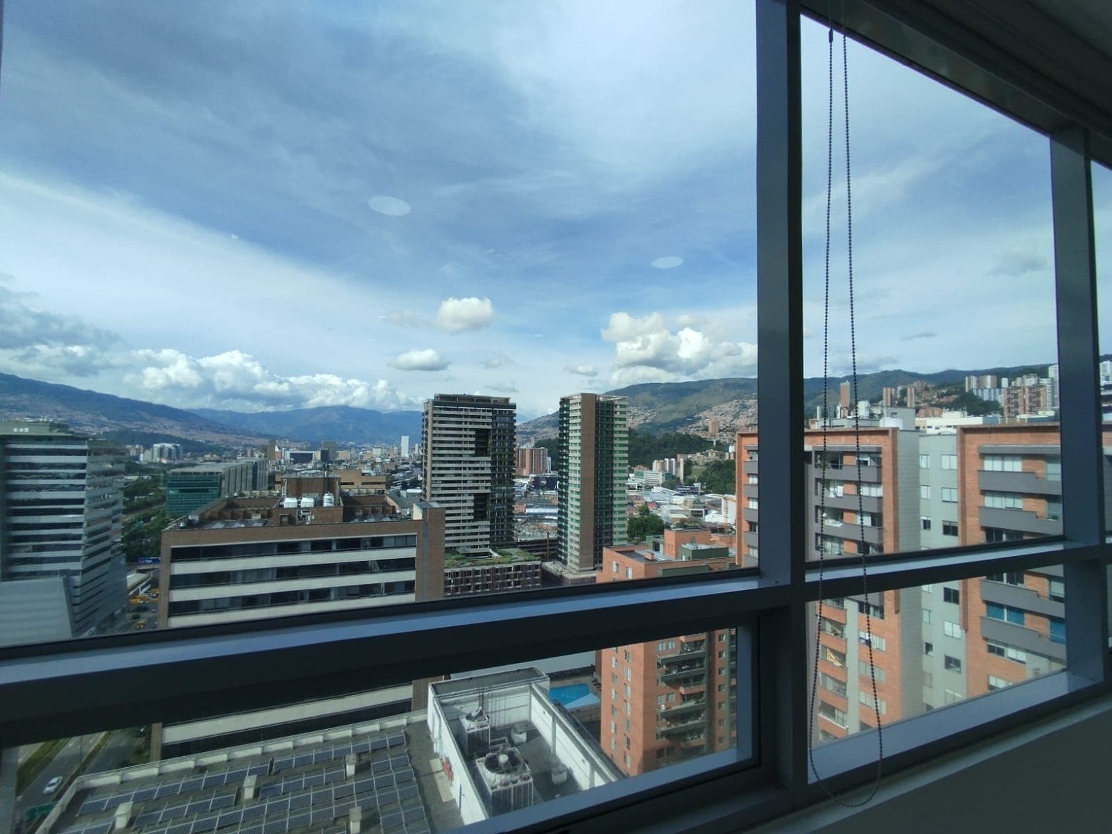 Consultorio en arriendo en Ciudad Del Rio, El Poblado, Medellín — foto 1 de 12