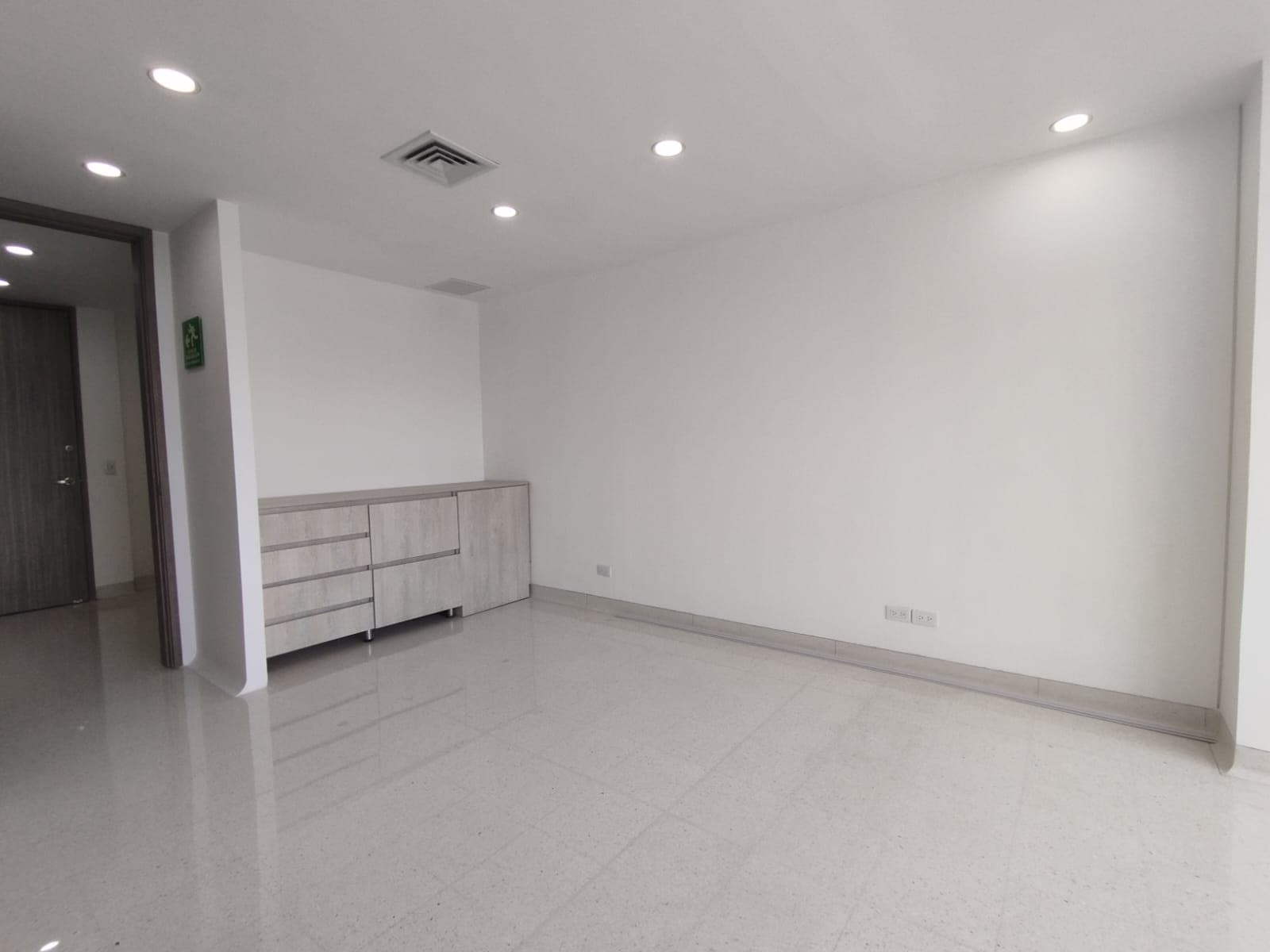 Consultorio en arriendo en Ciudad Del Rio, El Poblado, Medellín — foto 3 de 12