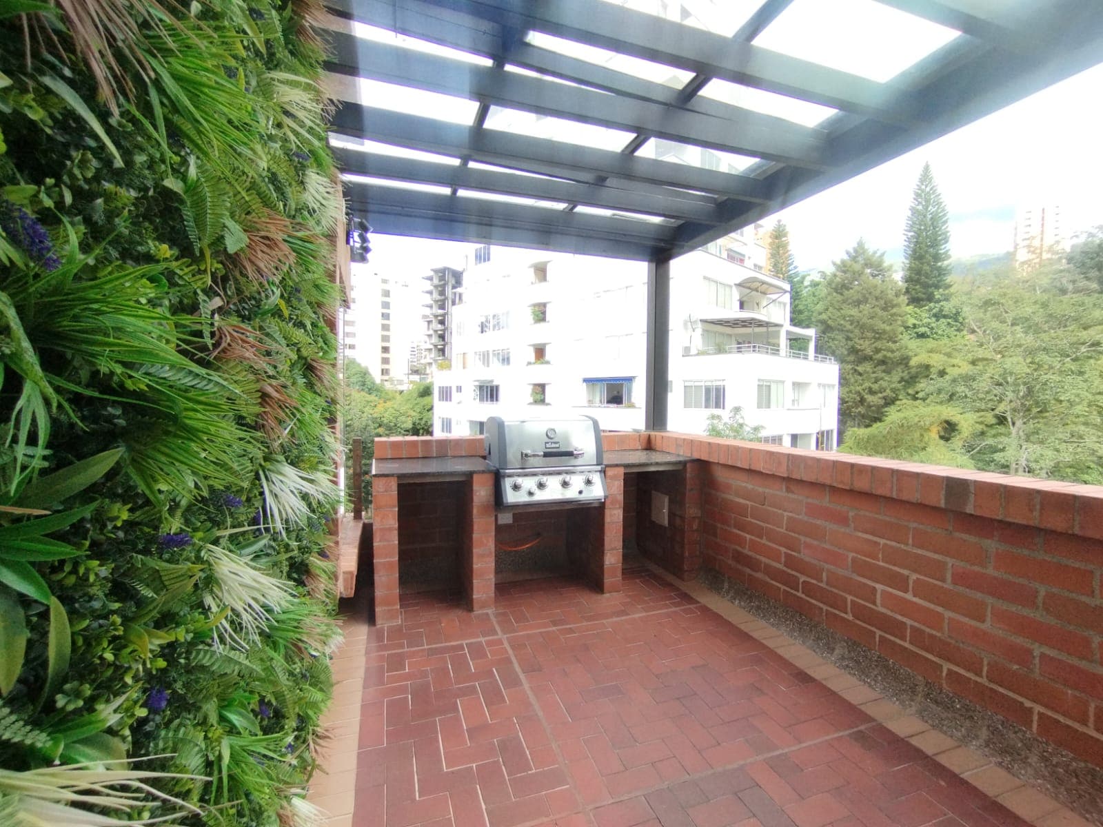 Apartamento en arriendo en La Frontera Campestre, El Poblado, Medellín — foto 1 de 20