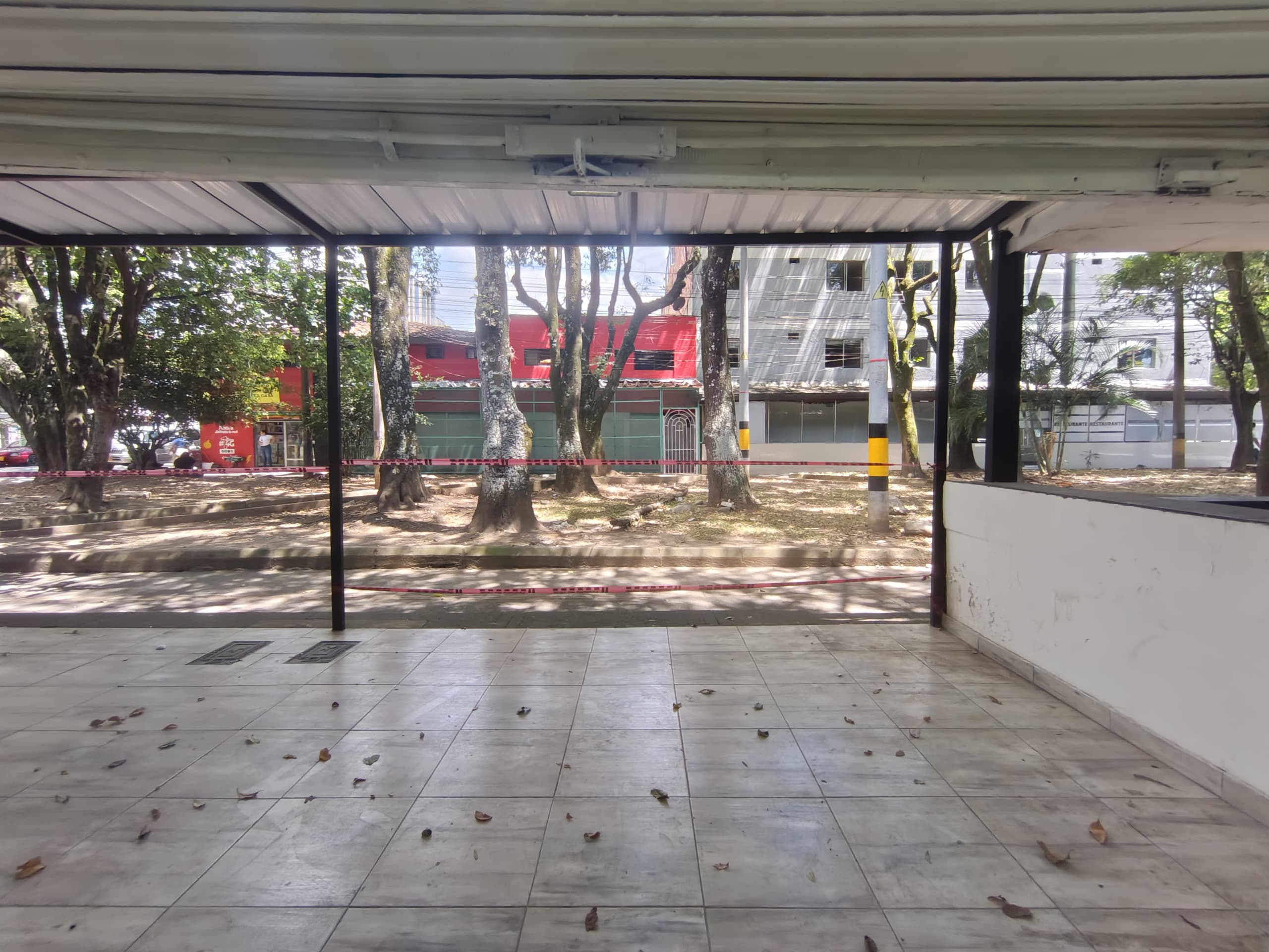Local en arriendo en Suramericana, Laureles, Medellín — foto 2 de 9