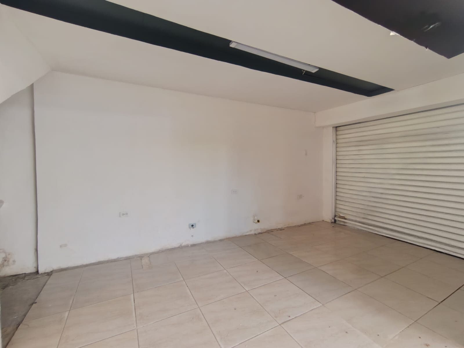Local en arriendo en Suramericana, Laureles, Medellín — foto 3 de 11