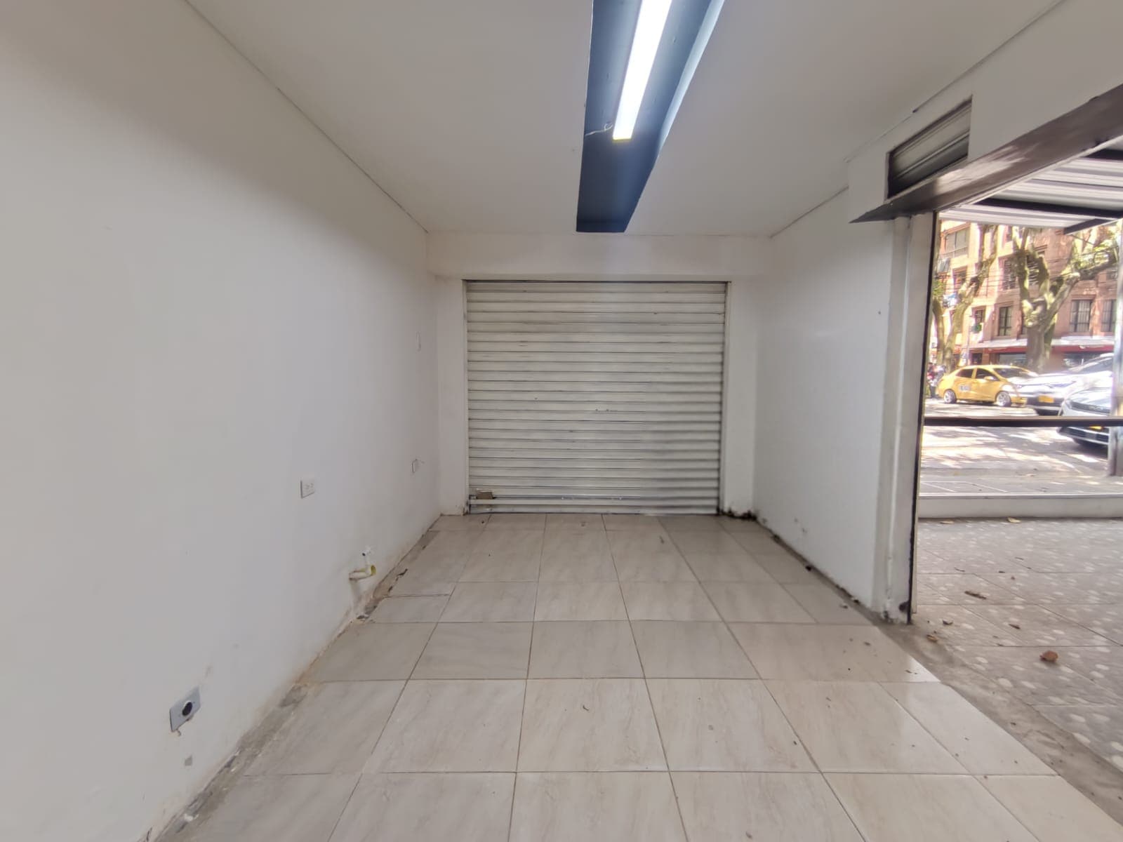 Local en arriendo en Suramericana, Laureles, Medellín — foto 4 de 11
