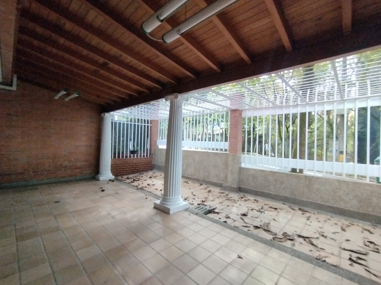 Casa Vivienda en arriendo en El Campestre La Frontera, El Poblado, Medellín — foto 2 de 20