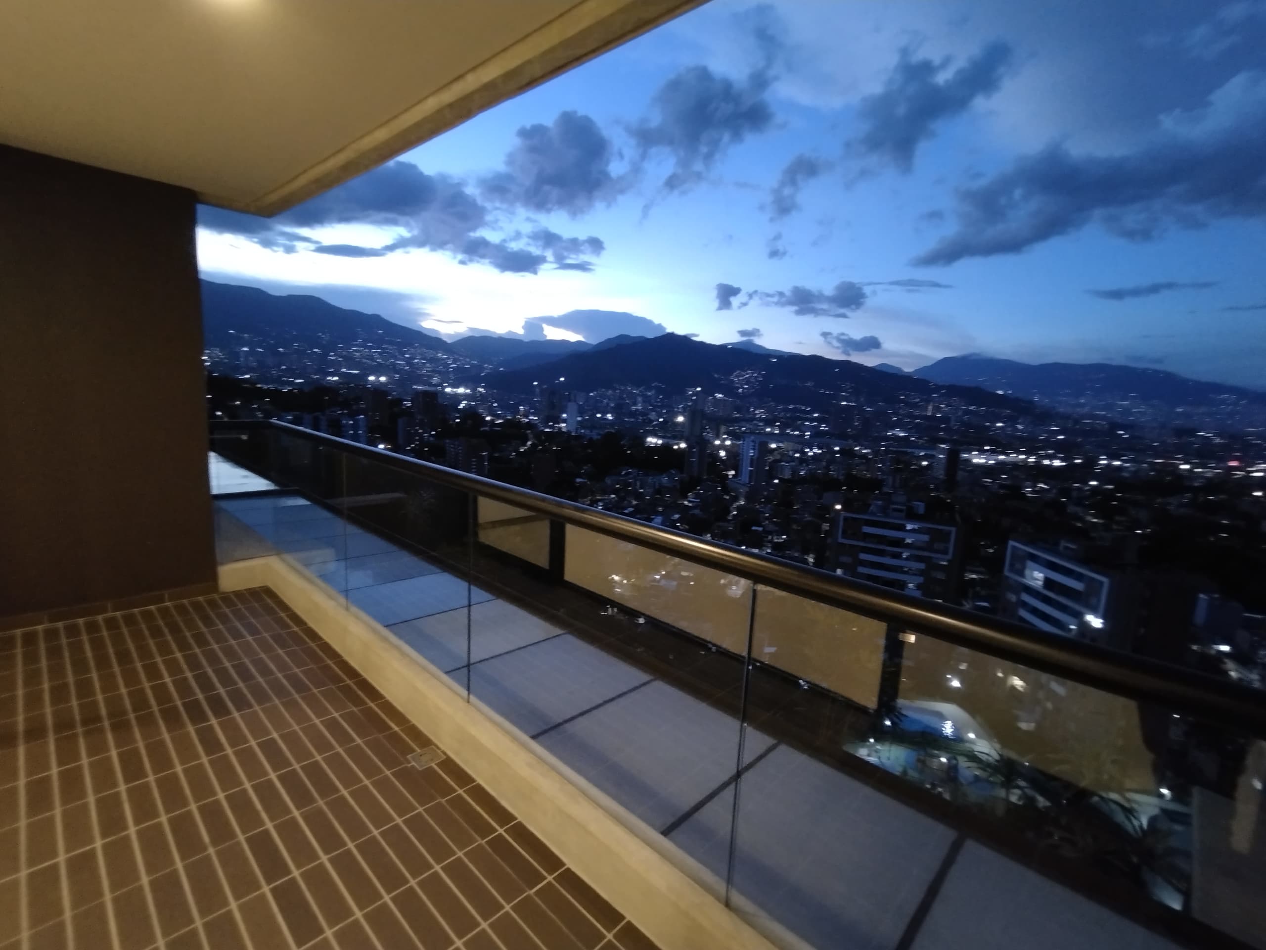 Apartamento en arriendo en El Trianón, Envigado — foto 2 de 20