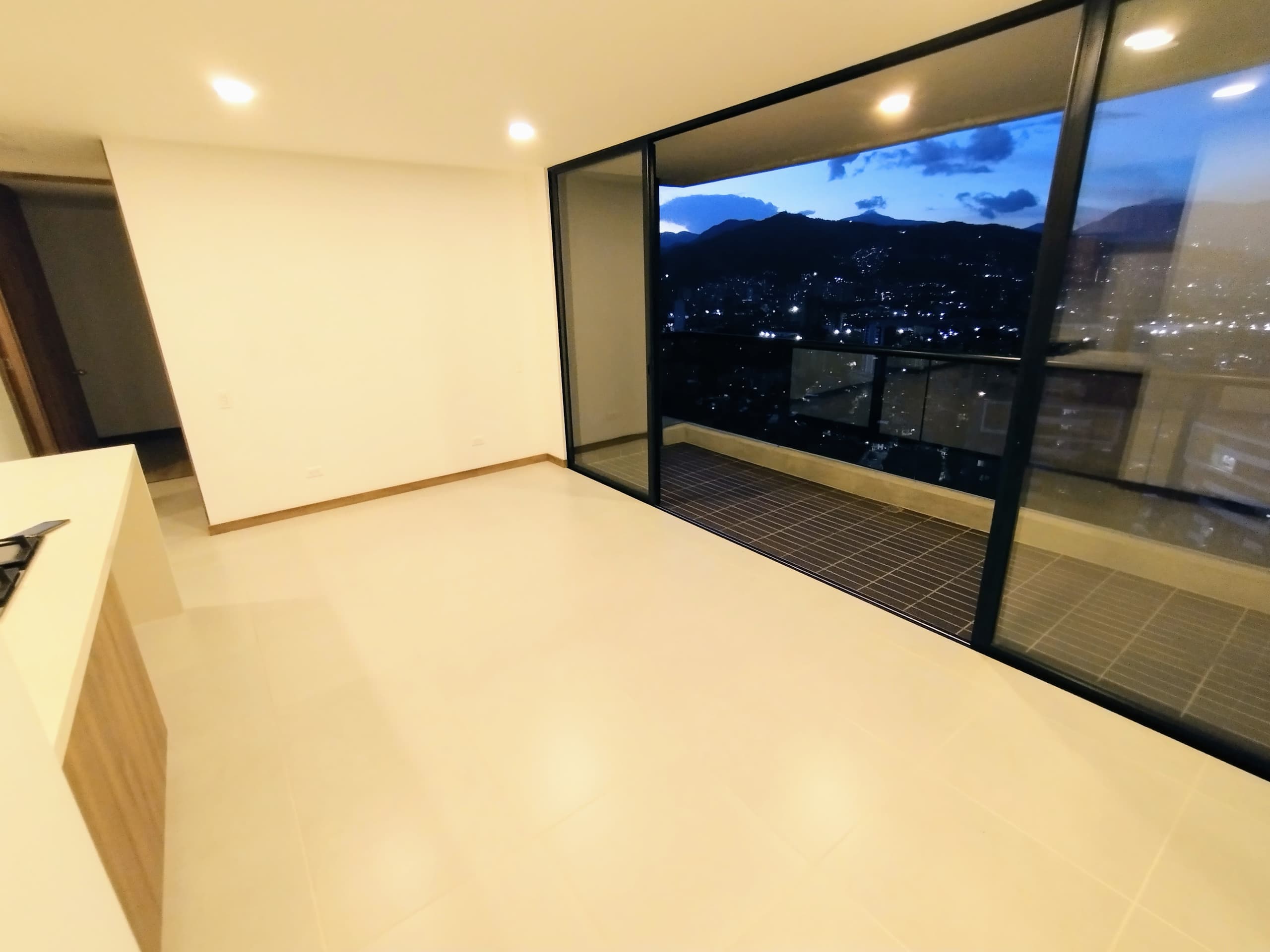 Apartamento en arriendo en El Trianón, Envigado — foto 3 de 20