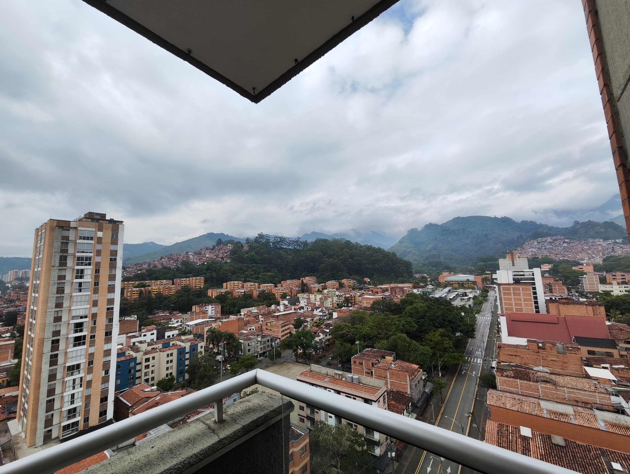 Apartamento en arriendo en Los Alpes, Belen, Medellín — foto 5 de 20