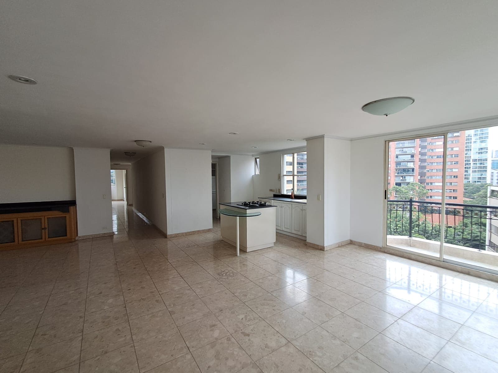 Apartamento en arriendo en Loma De Los Parra, El Poblado, Medellín — foto 1 de 20