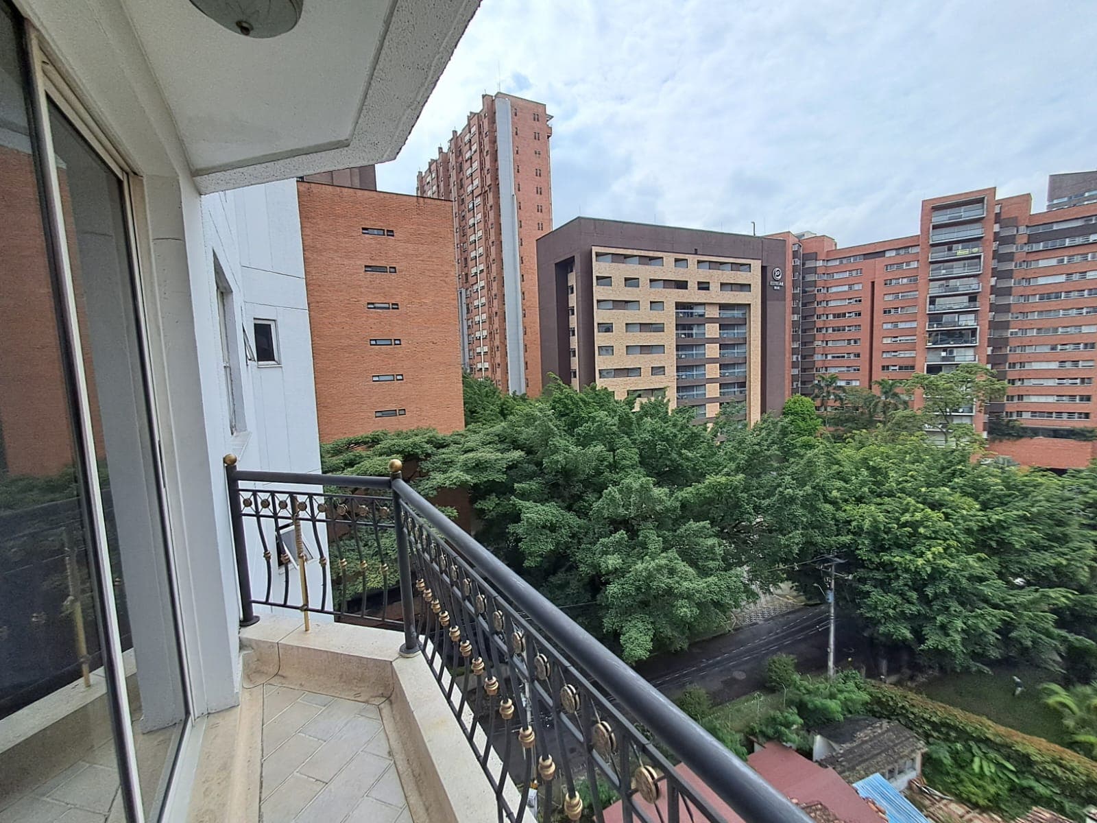 Apartamento en arriendo en Loma De Los Parra, El Poblado, Medellín — foto 5 de 20