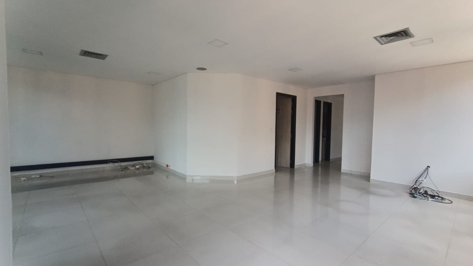 Oficina en arriendo en El Poblado, Medellín — foto 3 de 11