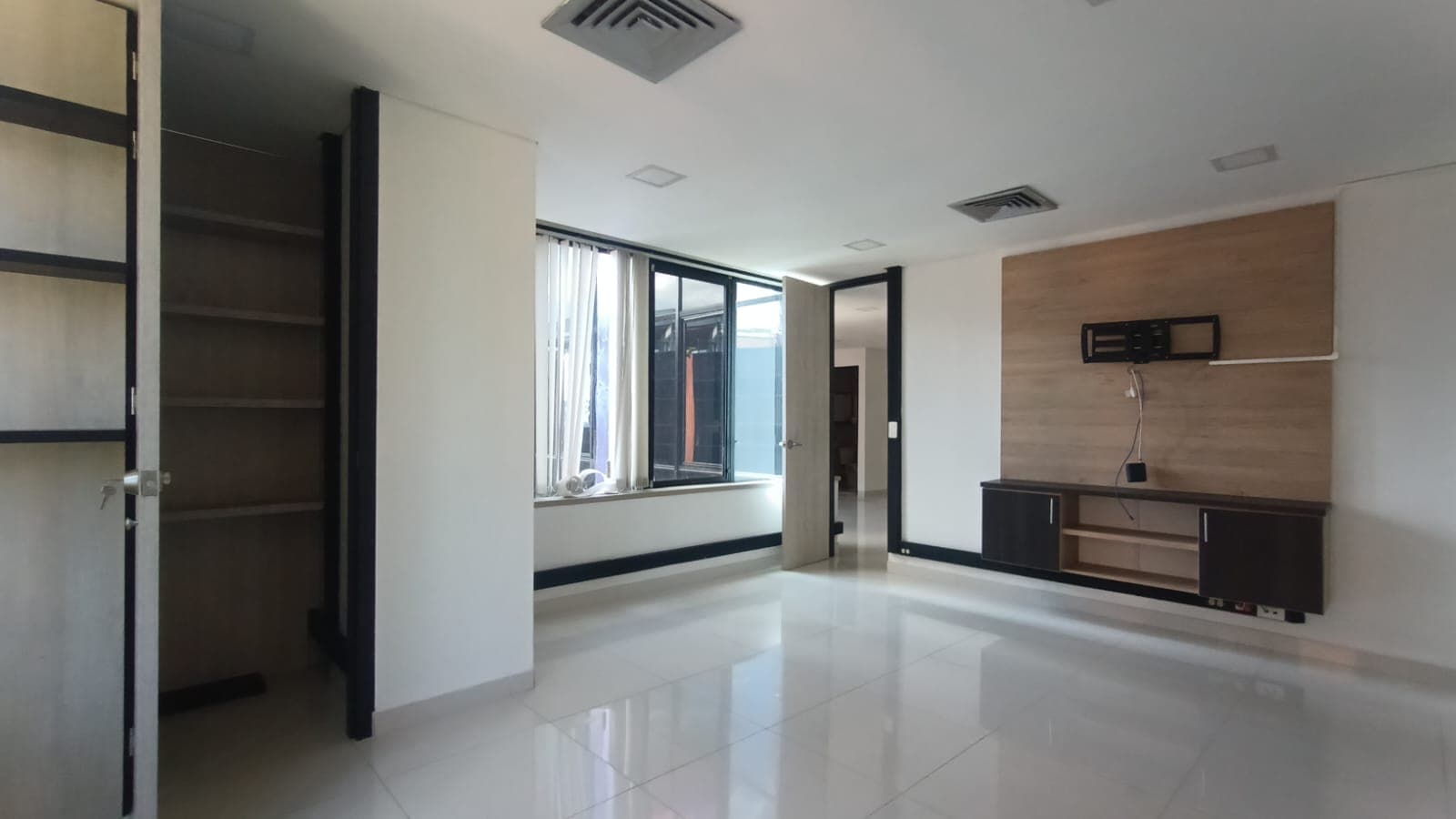 Oficina en arriendo en El Poblado, Medellín — foto 4 de 11