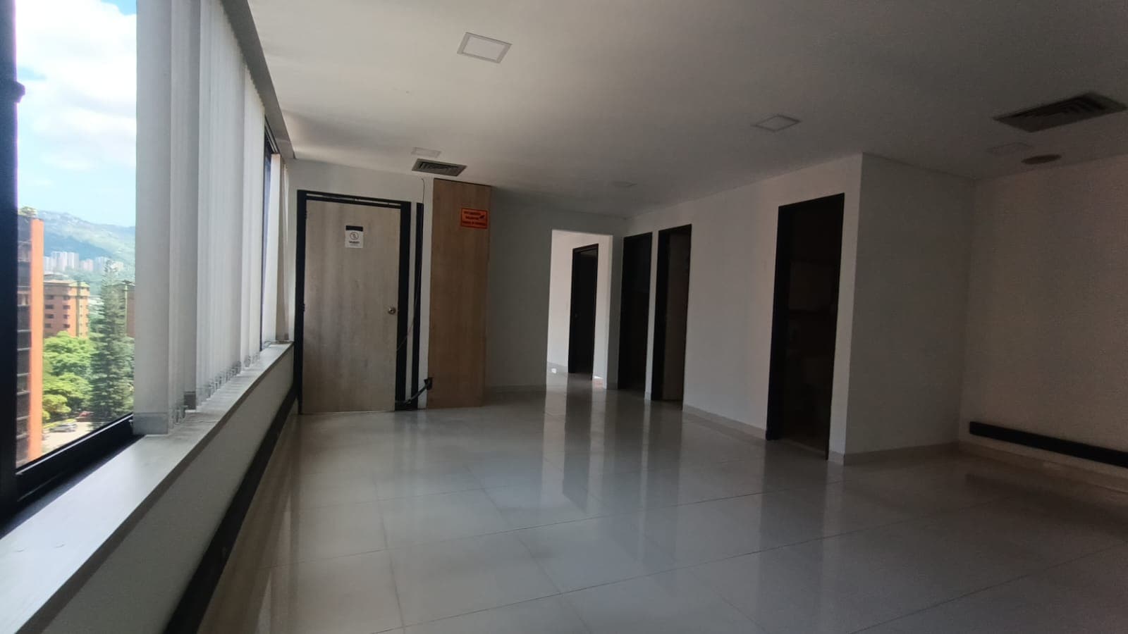 Oficina en arriendo en El Poblado, Medellín — foto 5 de 11