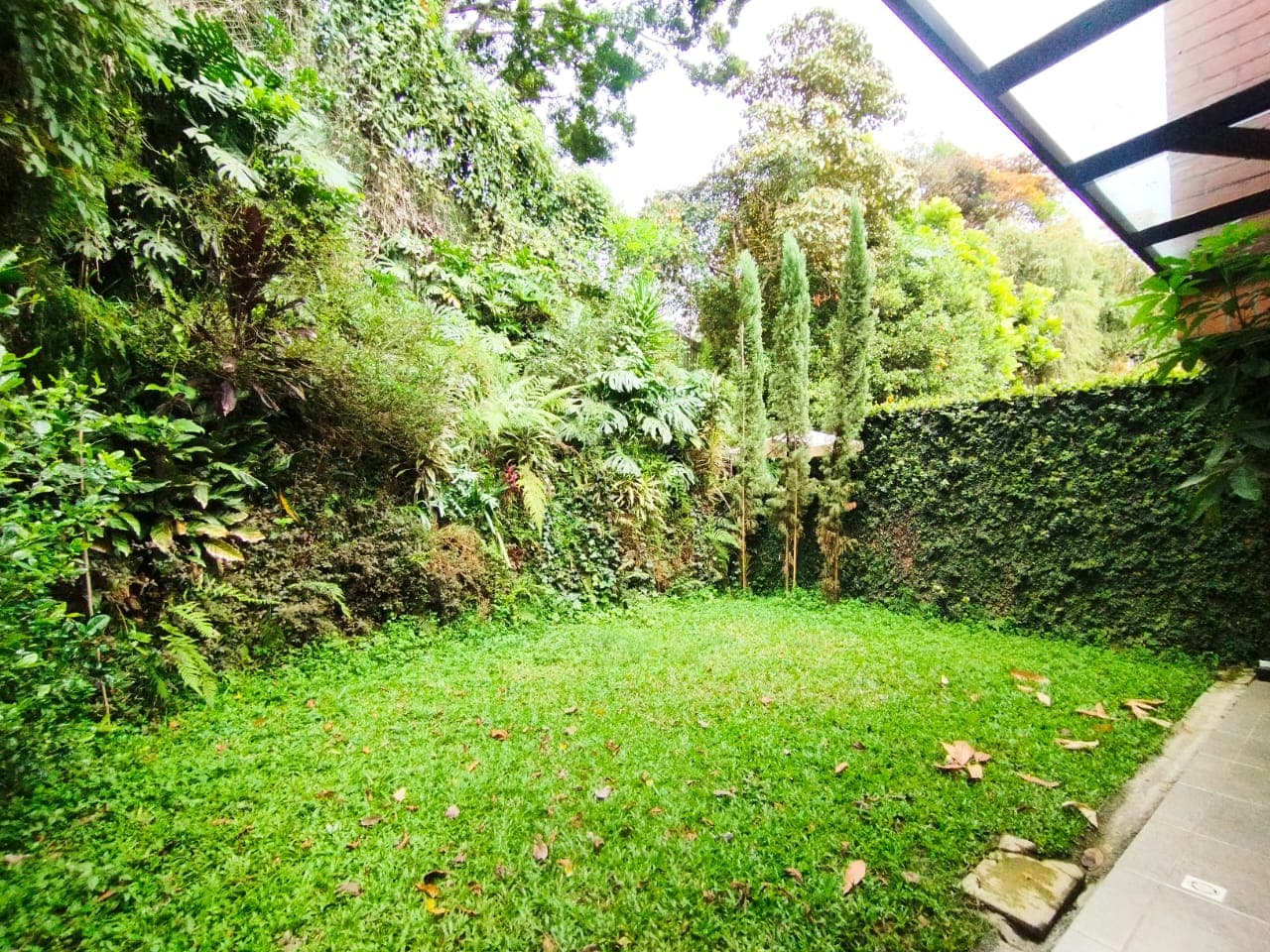 Casa Vivienda en arriendo en El Tesoro, El Poblado, Medellín — foto 2 de 20