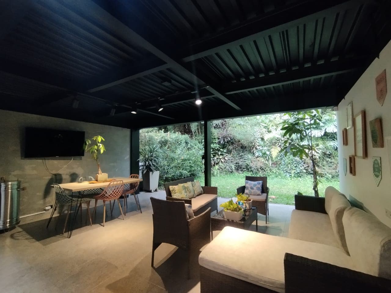 Casa Vivienda en arriendo en El Tesoro, El Poblado, Medellín — foto 3 de 20