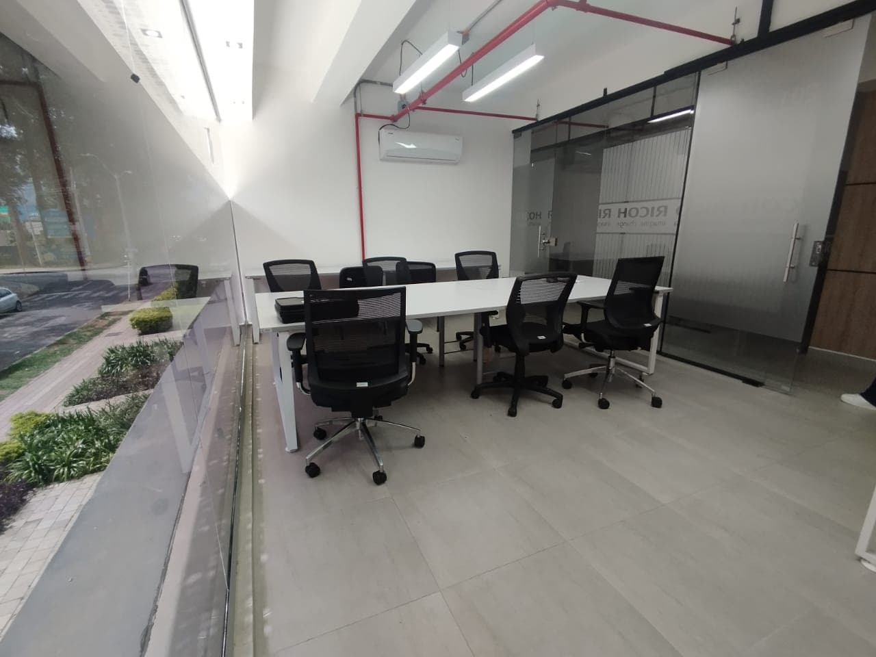 Local en arriendo en Ciudad Del Rio, El Poblado, Medellín — foto 2 de 10