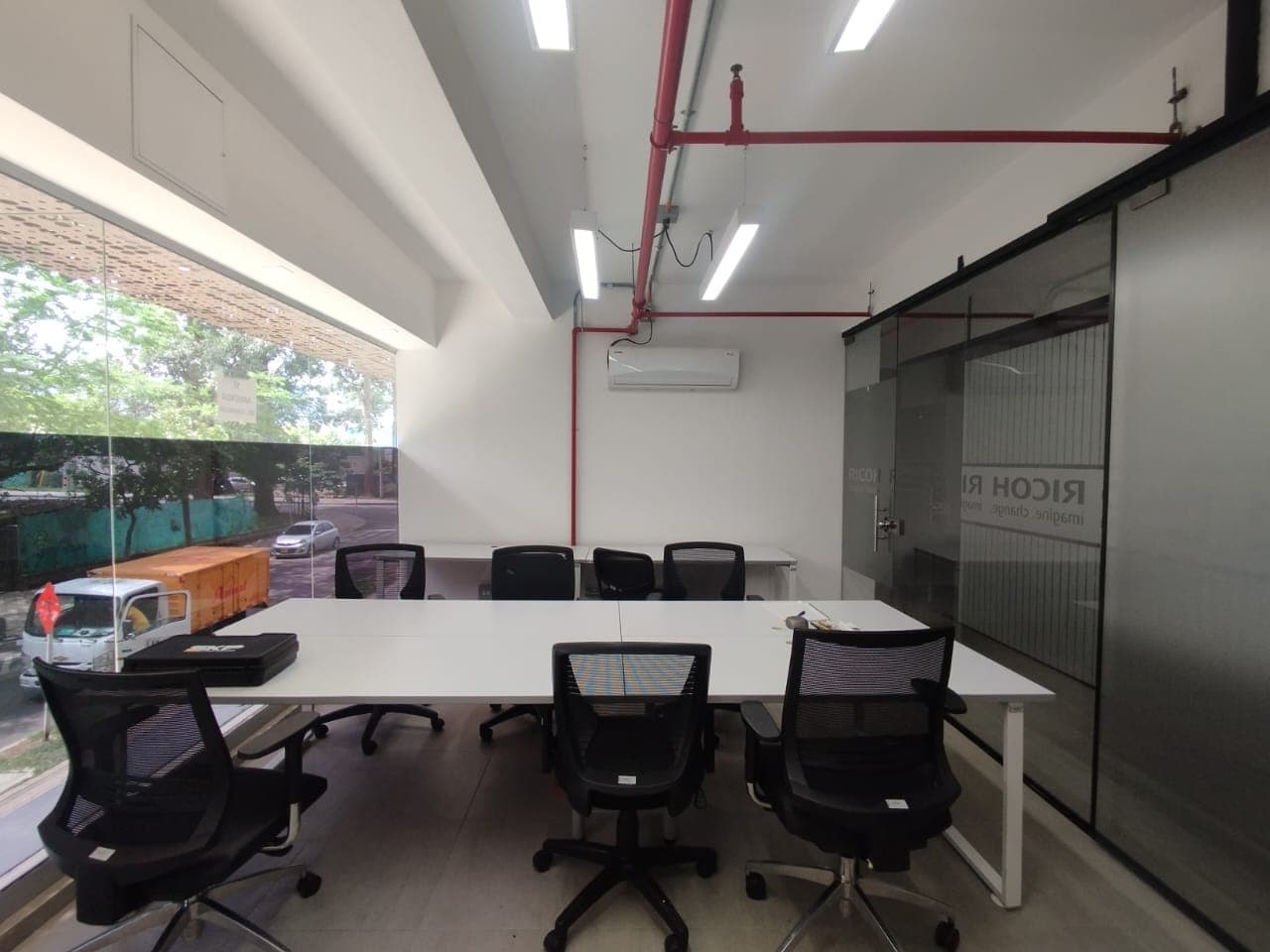 Local en arriendo en Ciudad Del Rio, El Poblado, Medellín — foto 3 de 10