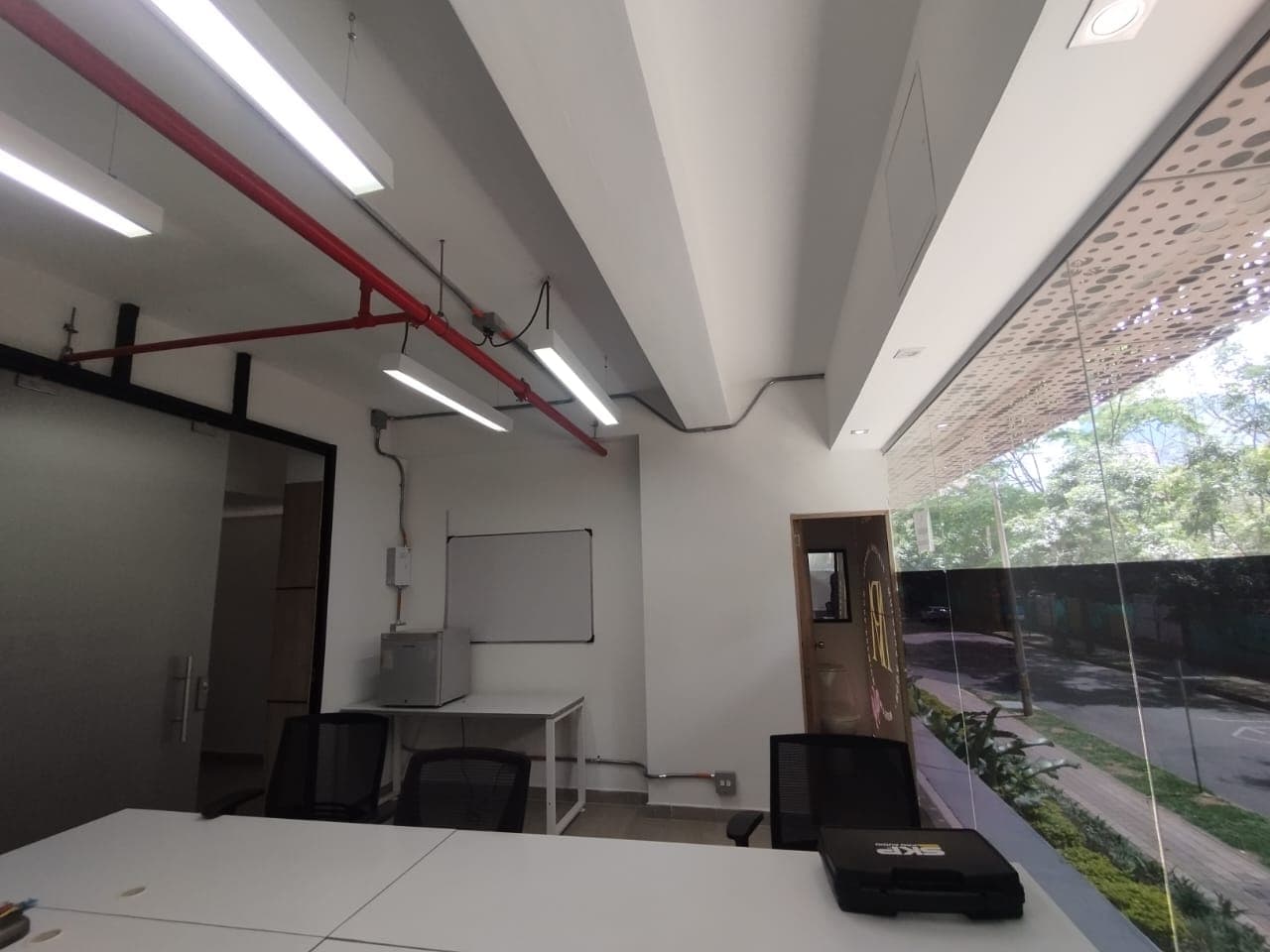 Local en arriendo en Ciudad Del Rio, El Poblado, Medellín — foto 4 de 10