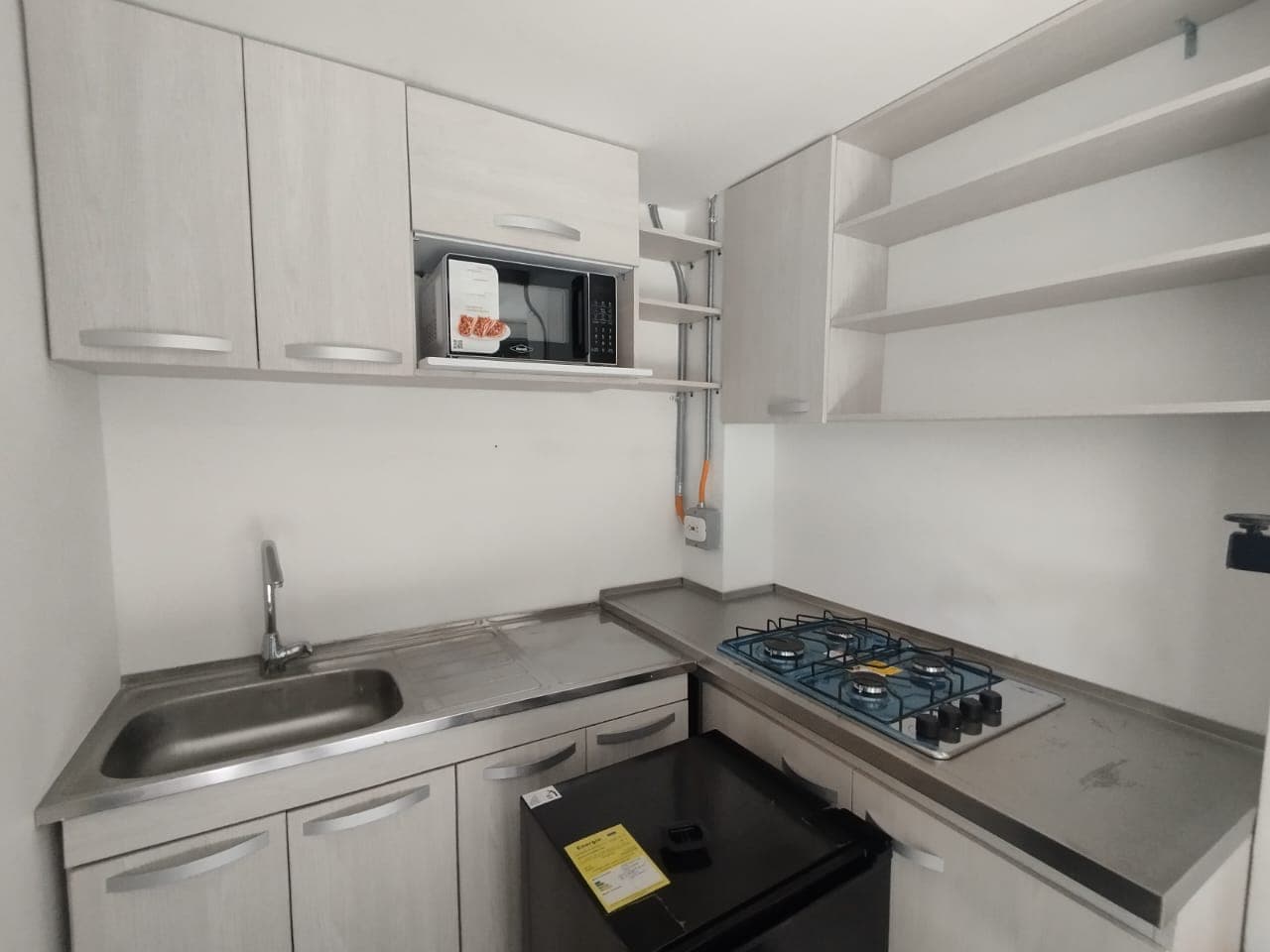 Local en arriendo en Ciudad Del Rio, El Poblado, Medellín — foto 3 de 10