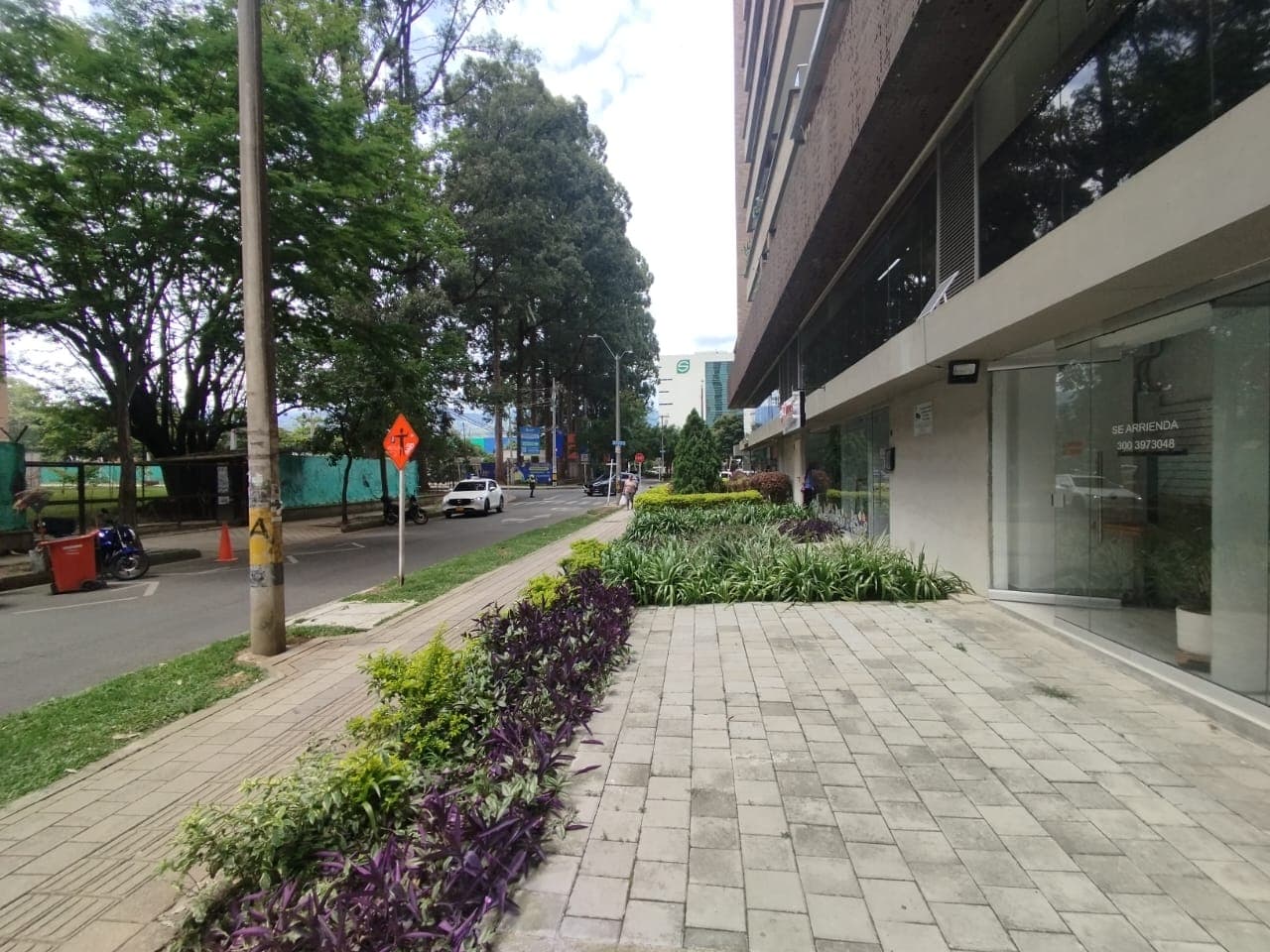 Local en arriendo en Ciudad Del Rio, El Poblado, Medellín — foto 5 de 10