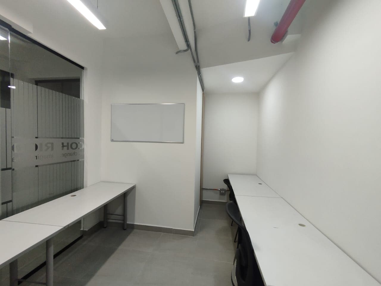 Local en arriendo en Ciudad Del Rio, El Poblado, Medellín — foto 3 de 9