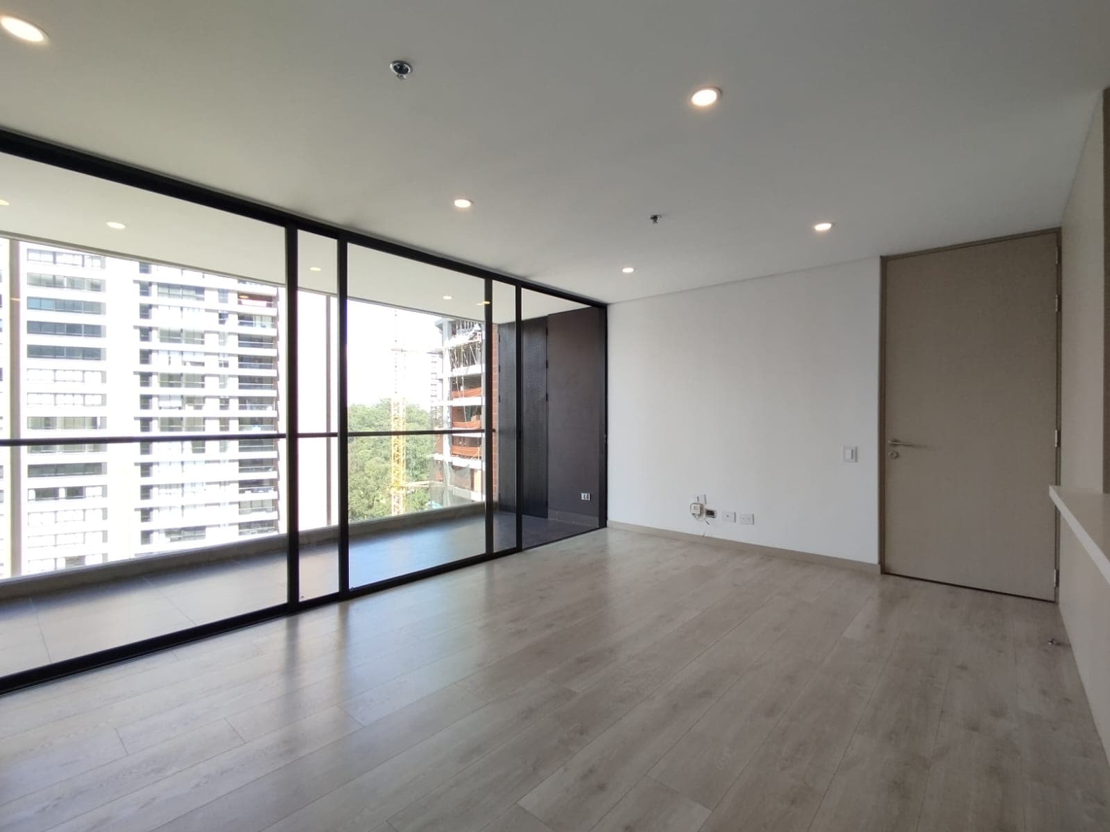 Apartamento en arriendo en Altos Del Cola Del Zorro, El Poblado, Medellín — foto 2 de 15