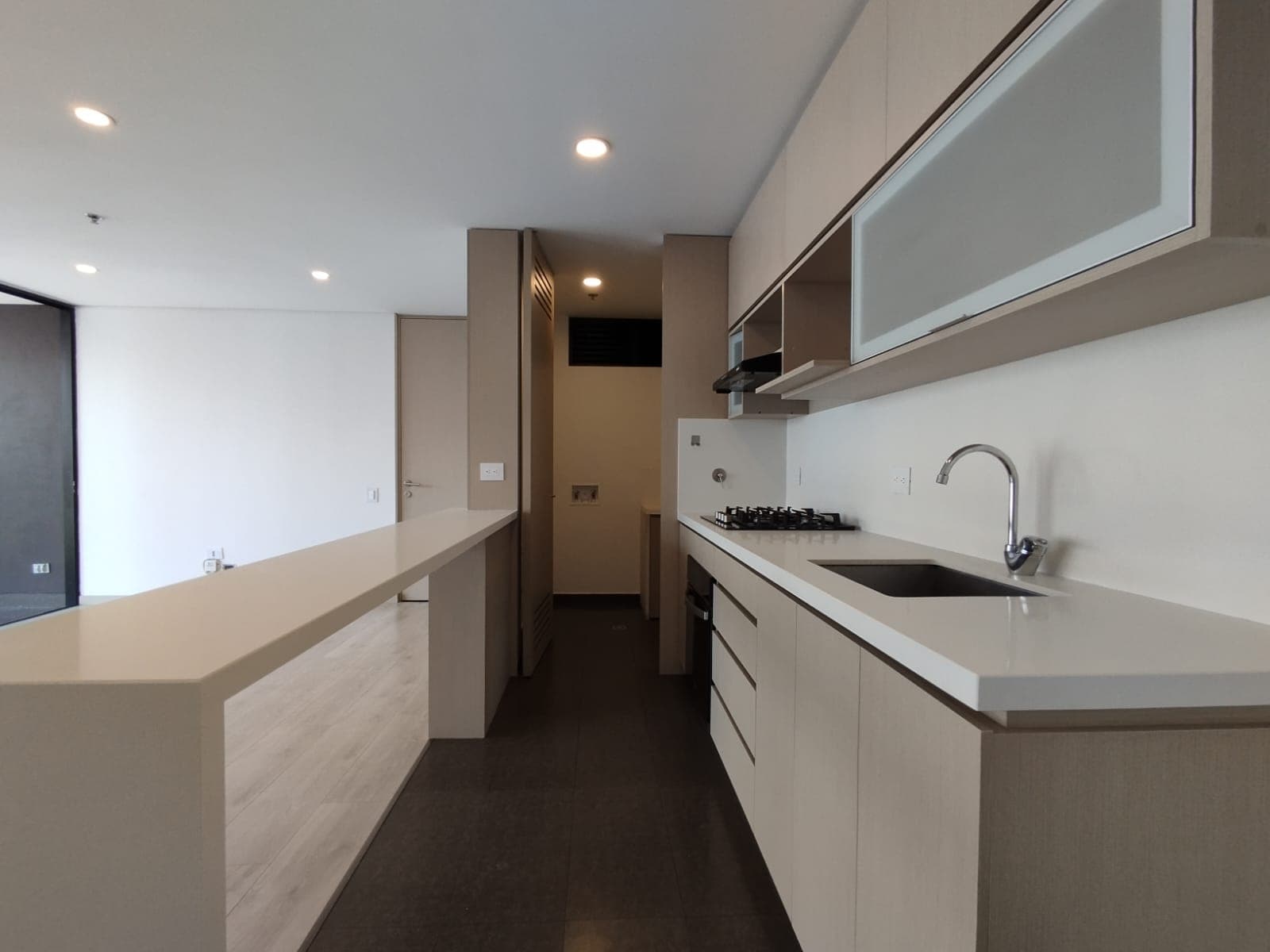 Apartamento en arriendo en Altos Del Cola Del Zorro, El Poblado, Medellín — foto 4 de 15
