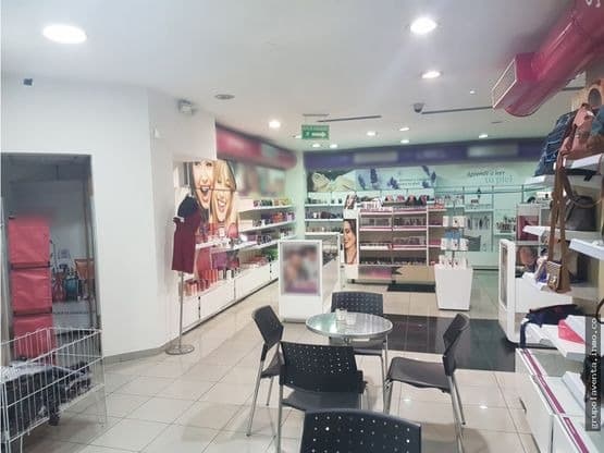 Local en arriendo en Caribe, Centro, Medellín — foto 3 de 13