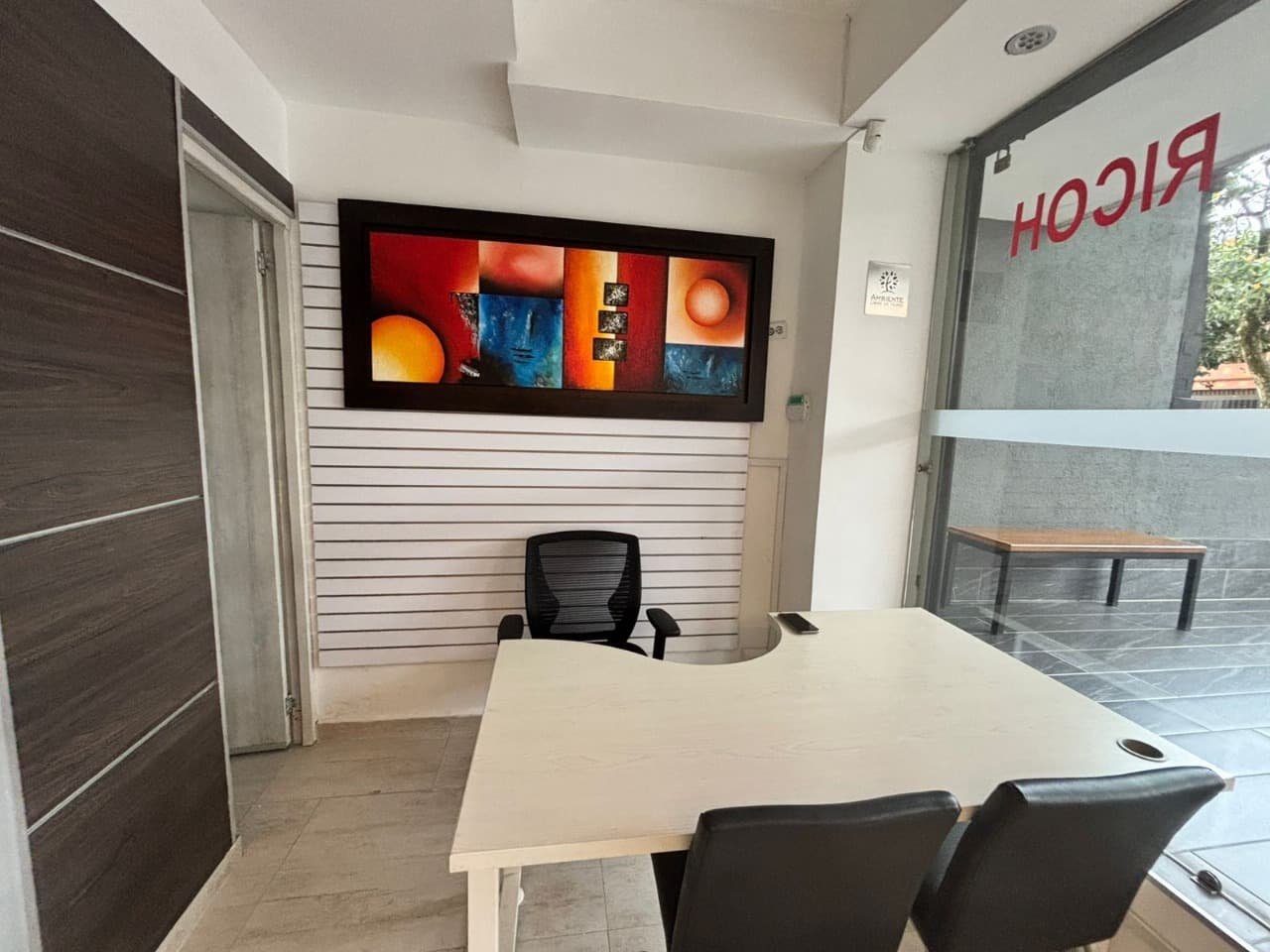 Local en arriendo en Suramericana, Laureles, Medellín — foto 1 de 7