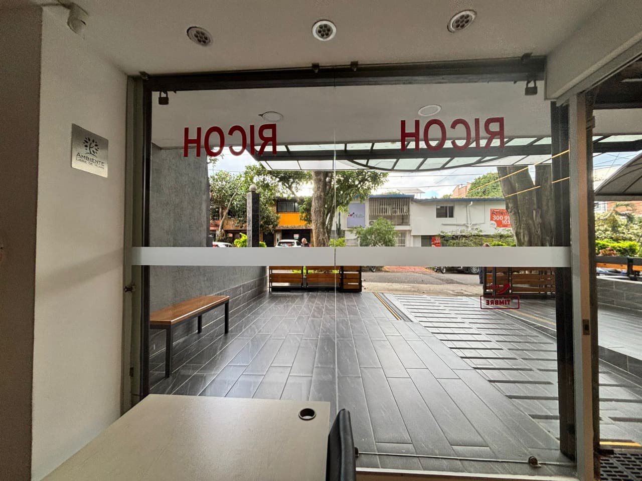 Local en arriendo en Suramericana, Laureles, Medellín — foto 3 de 7