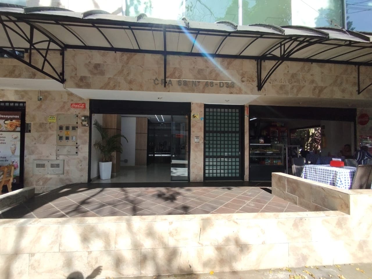 Local en arriendo en Suramericana, Laureles, Medellín — foto 2 de 6
