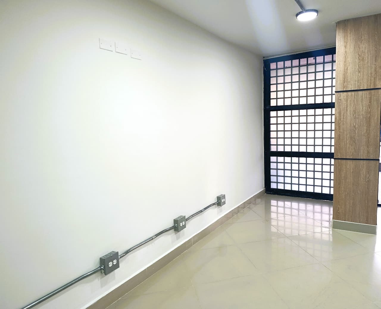 Local en arriendo en Suramericana, Laureles, Medellín — foto 3 de 6