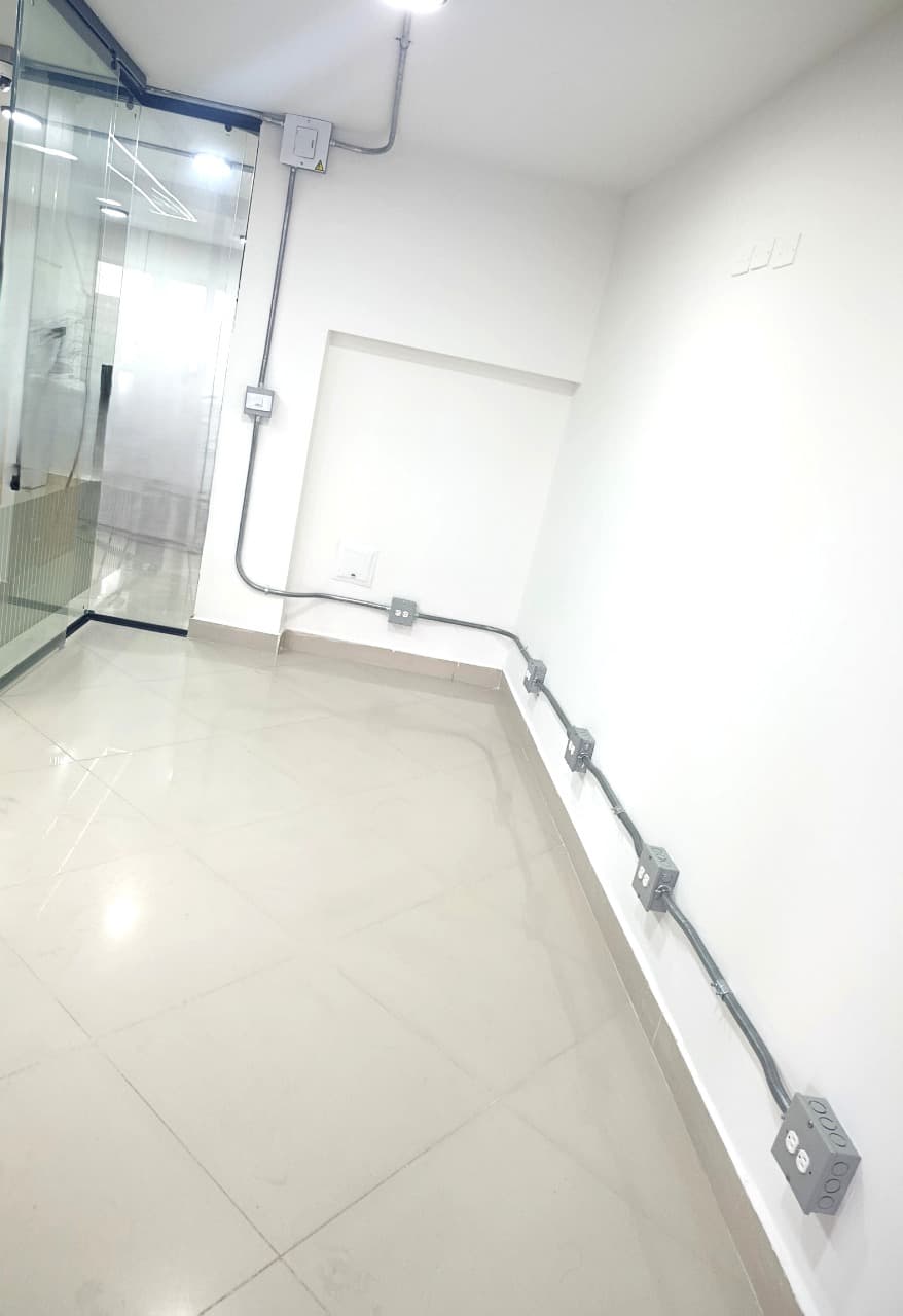 Local en arriendo en Suramericana, Laureles, Medellín — foto 5 de 6