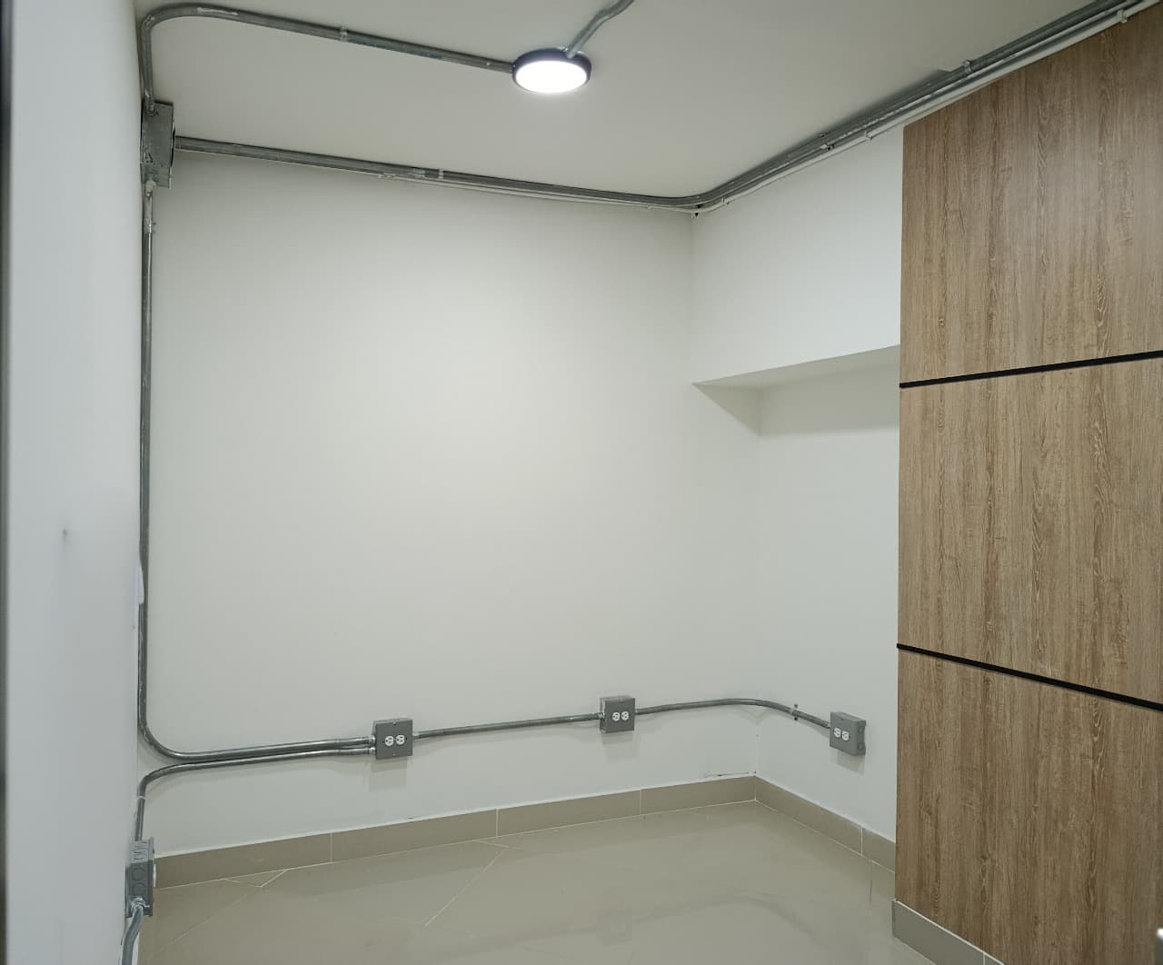 Local en arriendo en Suramericana, Laureles, Medellín — foto 3 de 6