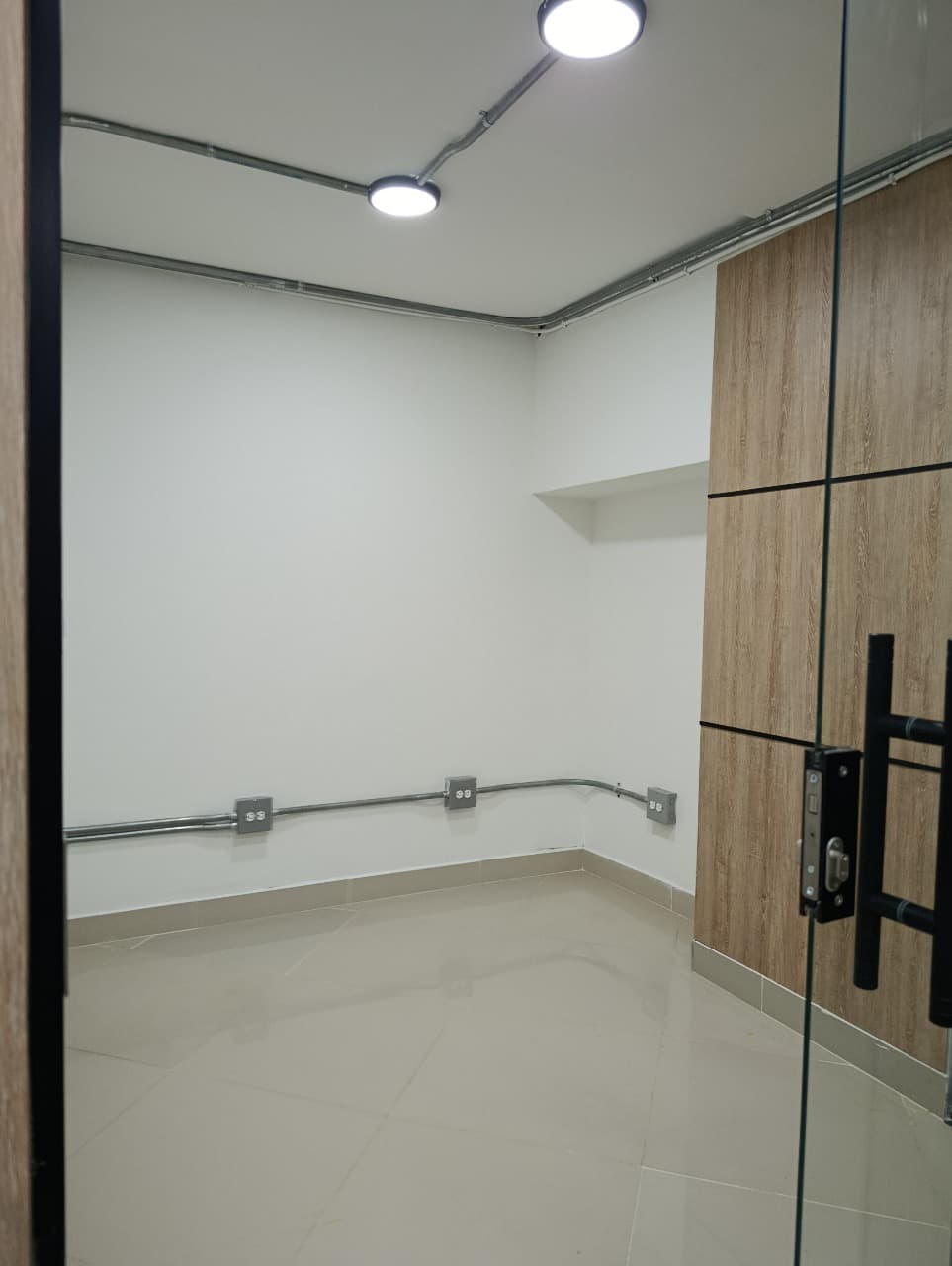 Local en arriendo en Suramericana, Laureles, Medellín — foto 4 de 6