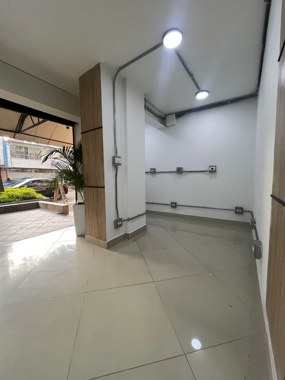 Local en arriendo en Suramericana, Laureles, Medellín — foto 4 de 9