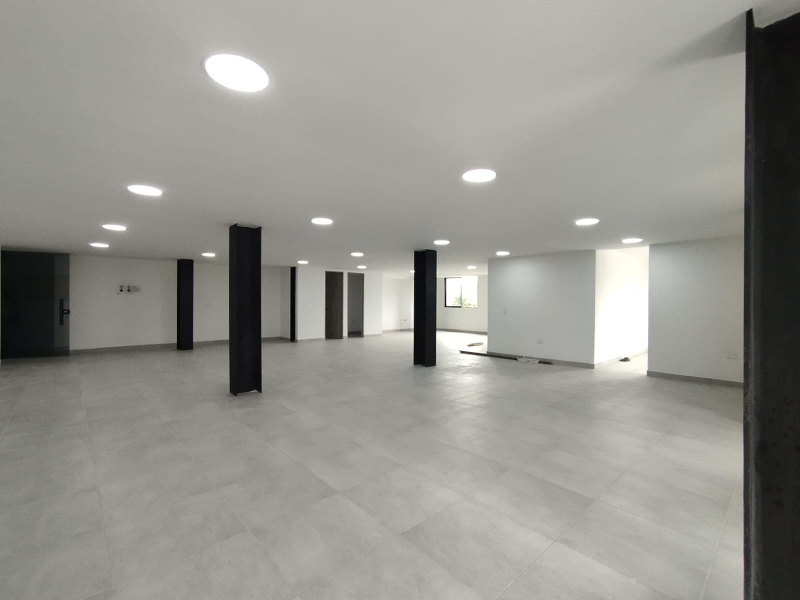 Bodega en arriendo en Malibú, Belen, Medellín — foto 1 de 7