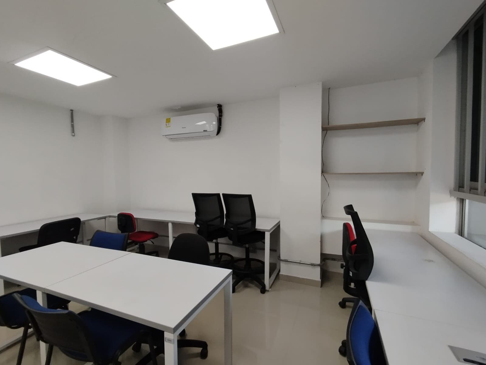 Oficina en arriendo en Suramericana, Laureles, Medellín — foto 4 de 10