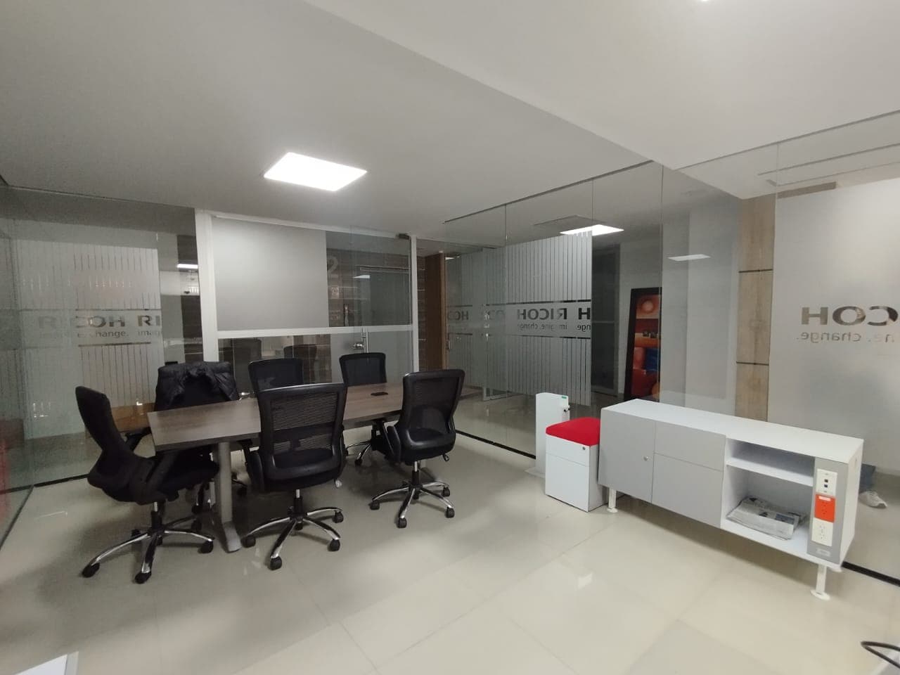 Oficina en arriendo en Suramericana, Laureles, Medellín — foto 3 de 11